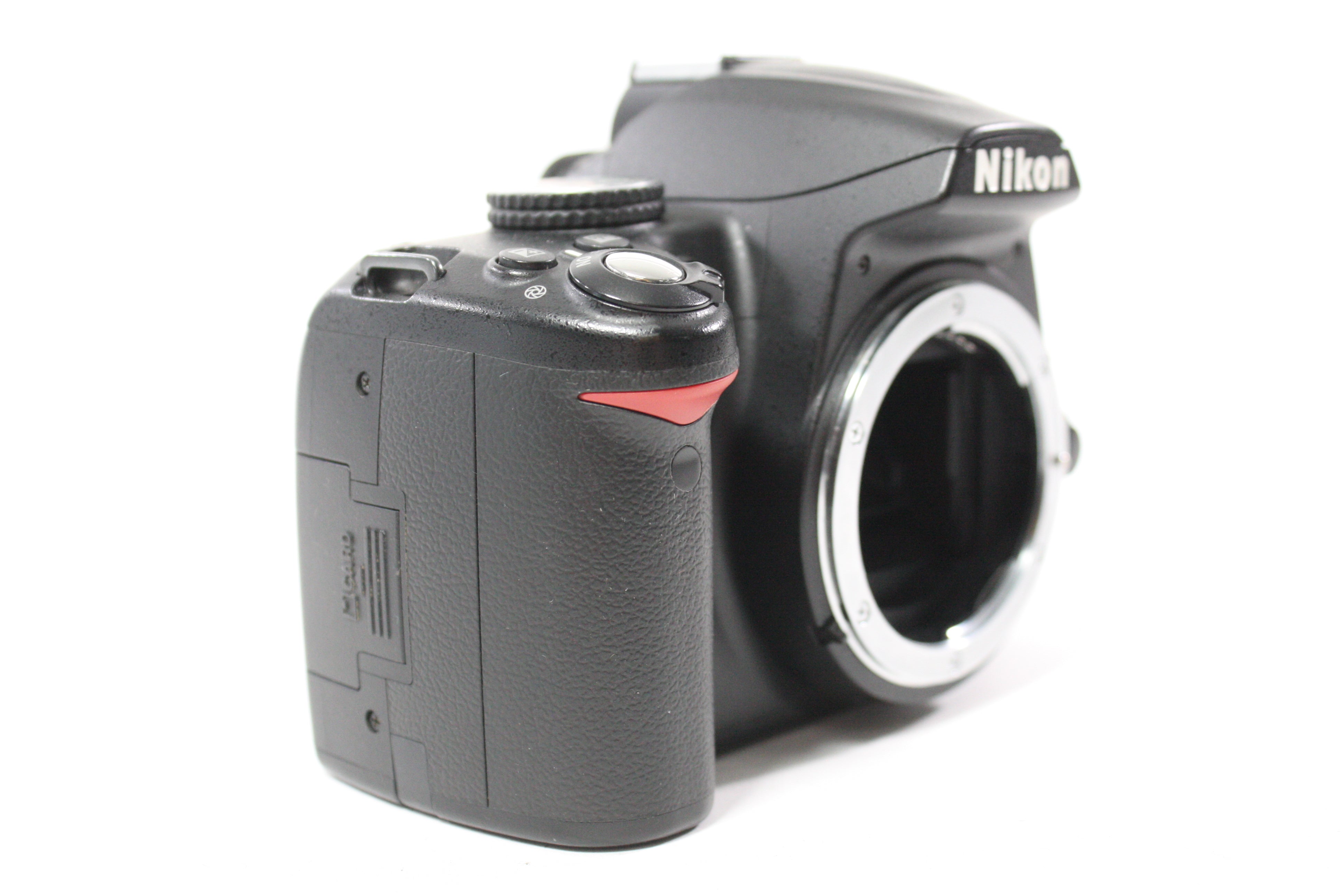 Nikon D3000 DSLR Camera with 18-55mm f/3.5-5.6 G VR AF-S DX Nikkor Lens with Shutter Count 20,253