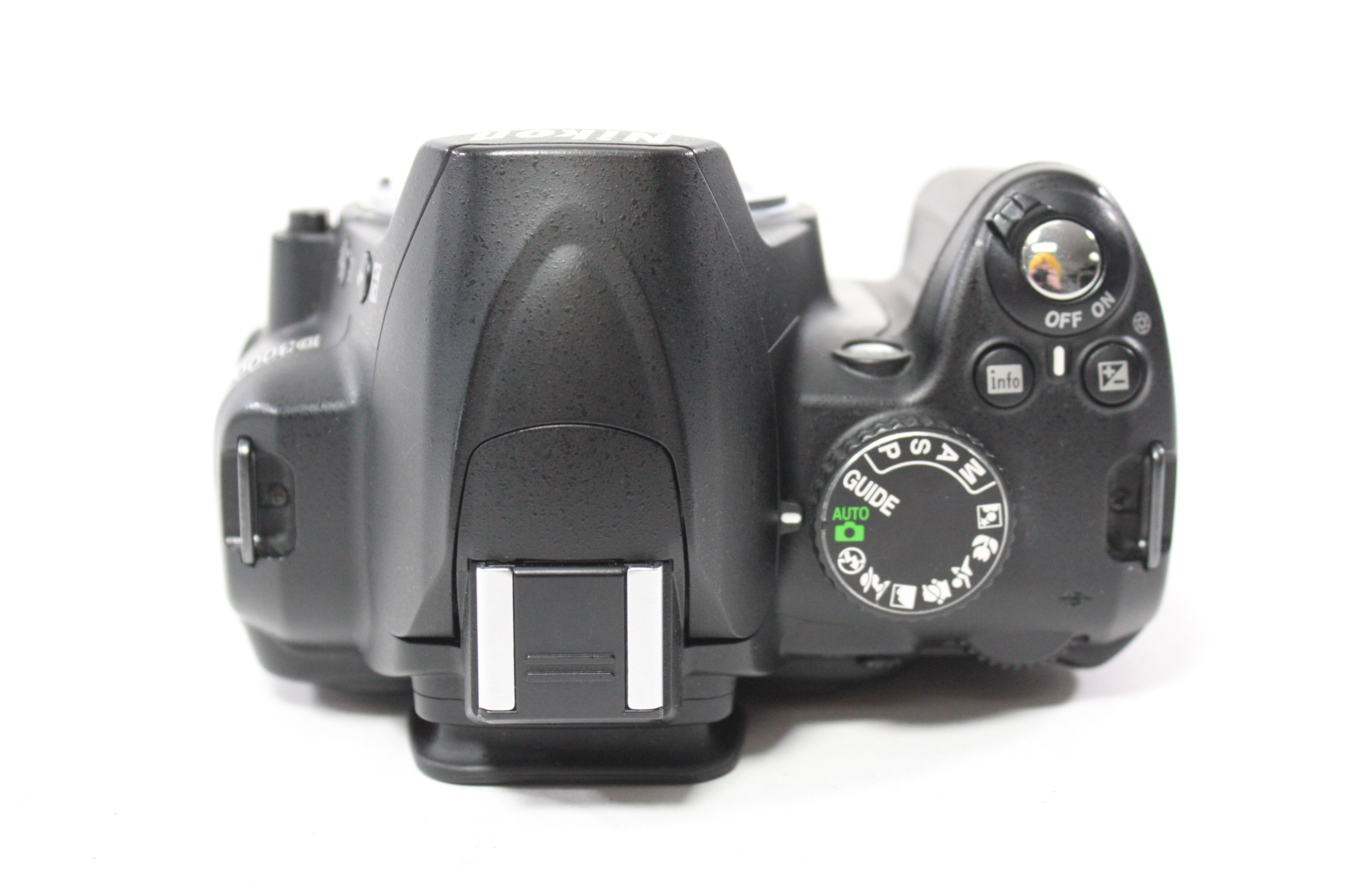 Nikon D3000 DSLR Camera with 18-55mm f/3.5-5.6 G VR AF-S DX Nikkor Lens with Shutter Count 20,253
