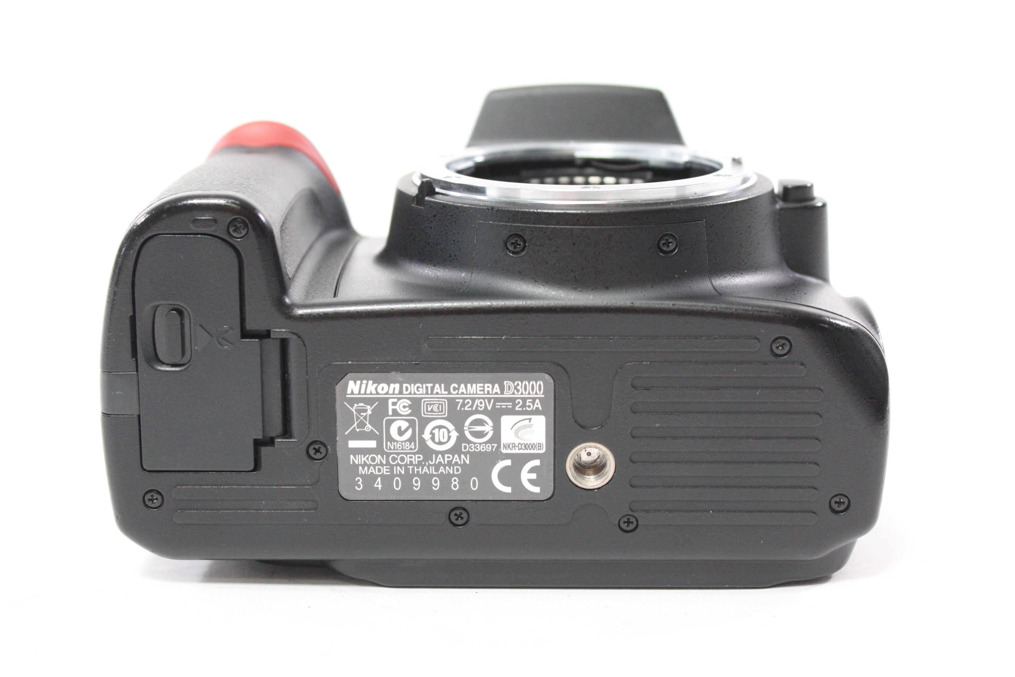 Nikon D3000 DSLR Camera with 18-55mm f/3.5-5.6 G VR AF-S DX Nikkor Lens with Shutter Count 20,253