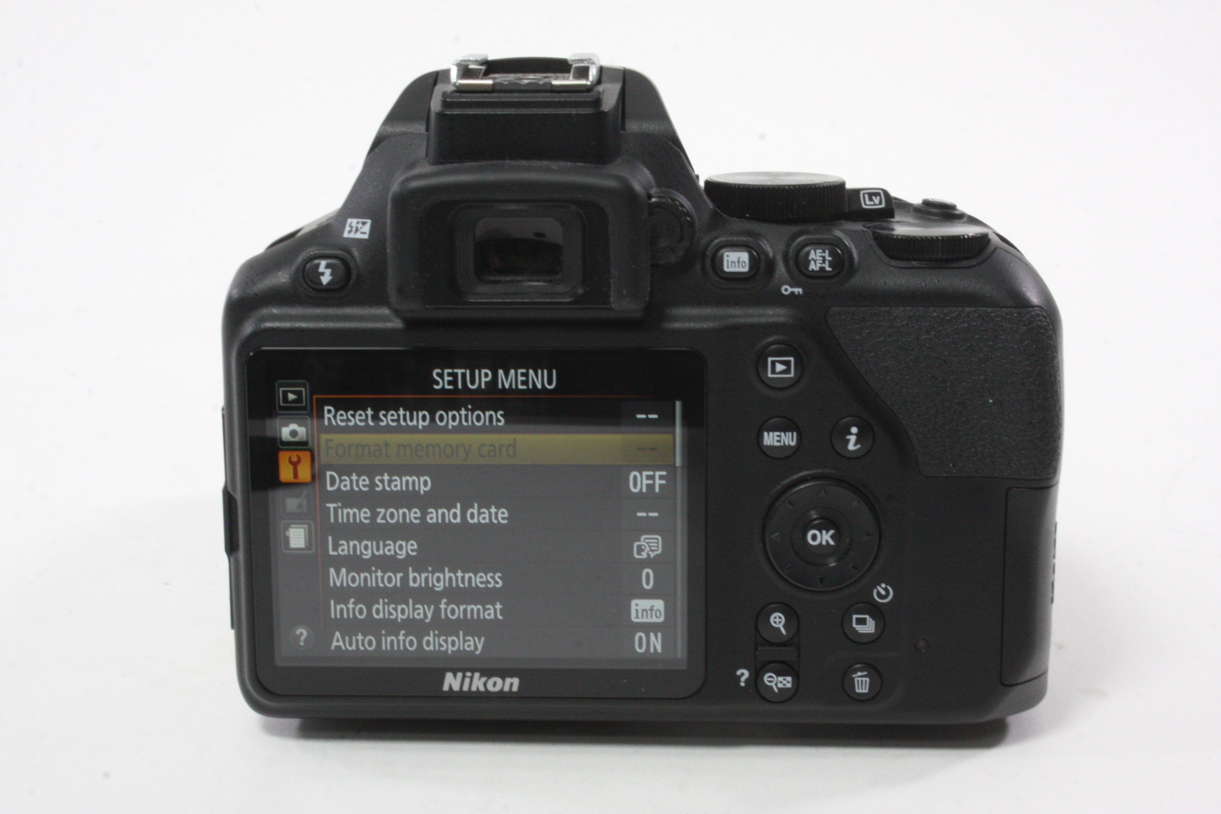 Nikon D3500 Digital with 18-55mm f/3.5-5.6 G VR AF-P DX NIKKOR for F Mount with a Shutter Count of 5,265