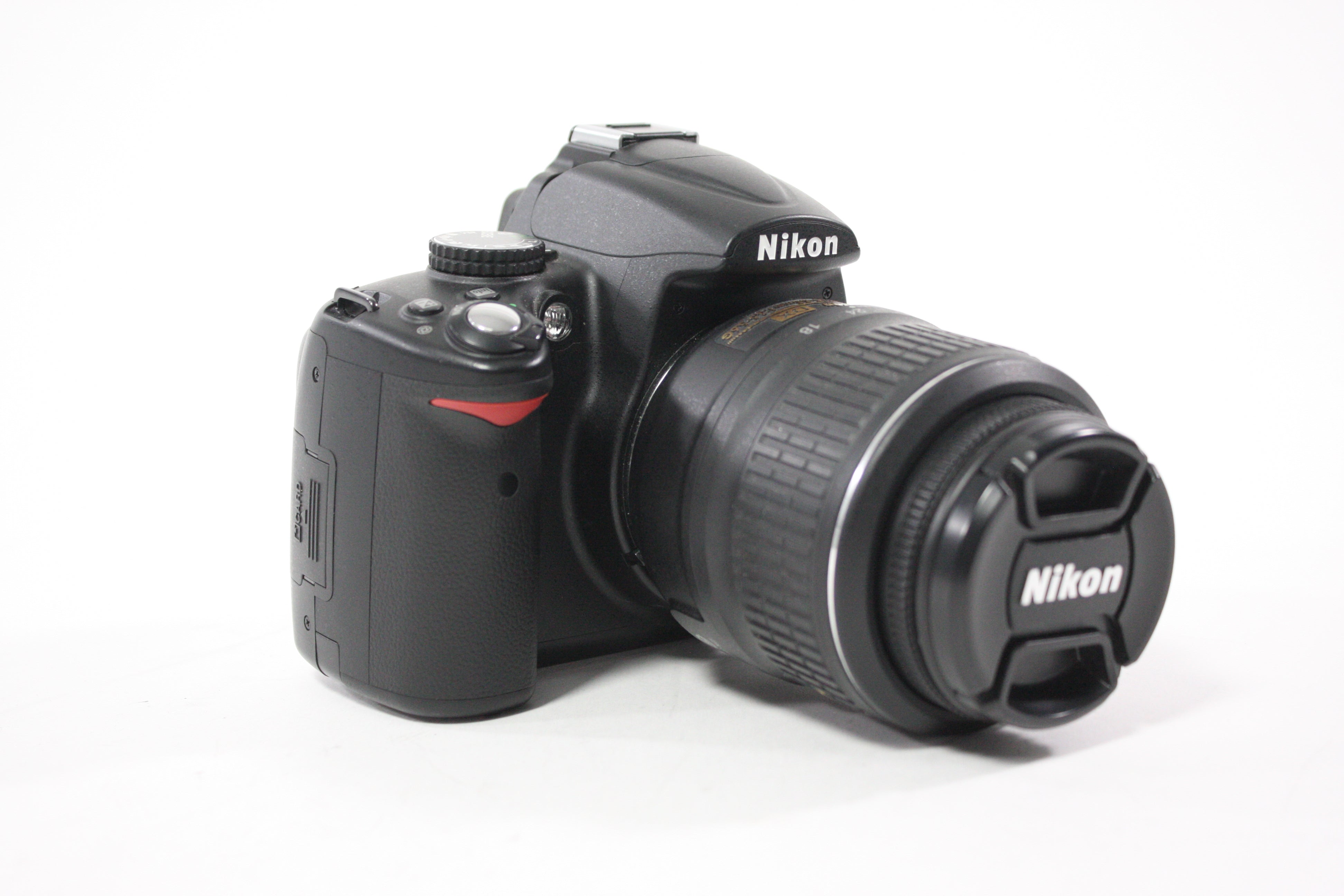 Nikon D5000 DSLR Camera with Nikon 18-55mm f/3.5-5.6G DX VR Lens with Shutter Count 5,107