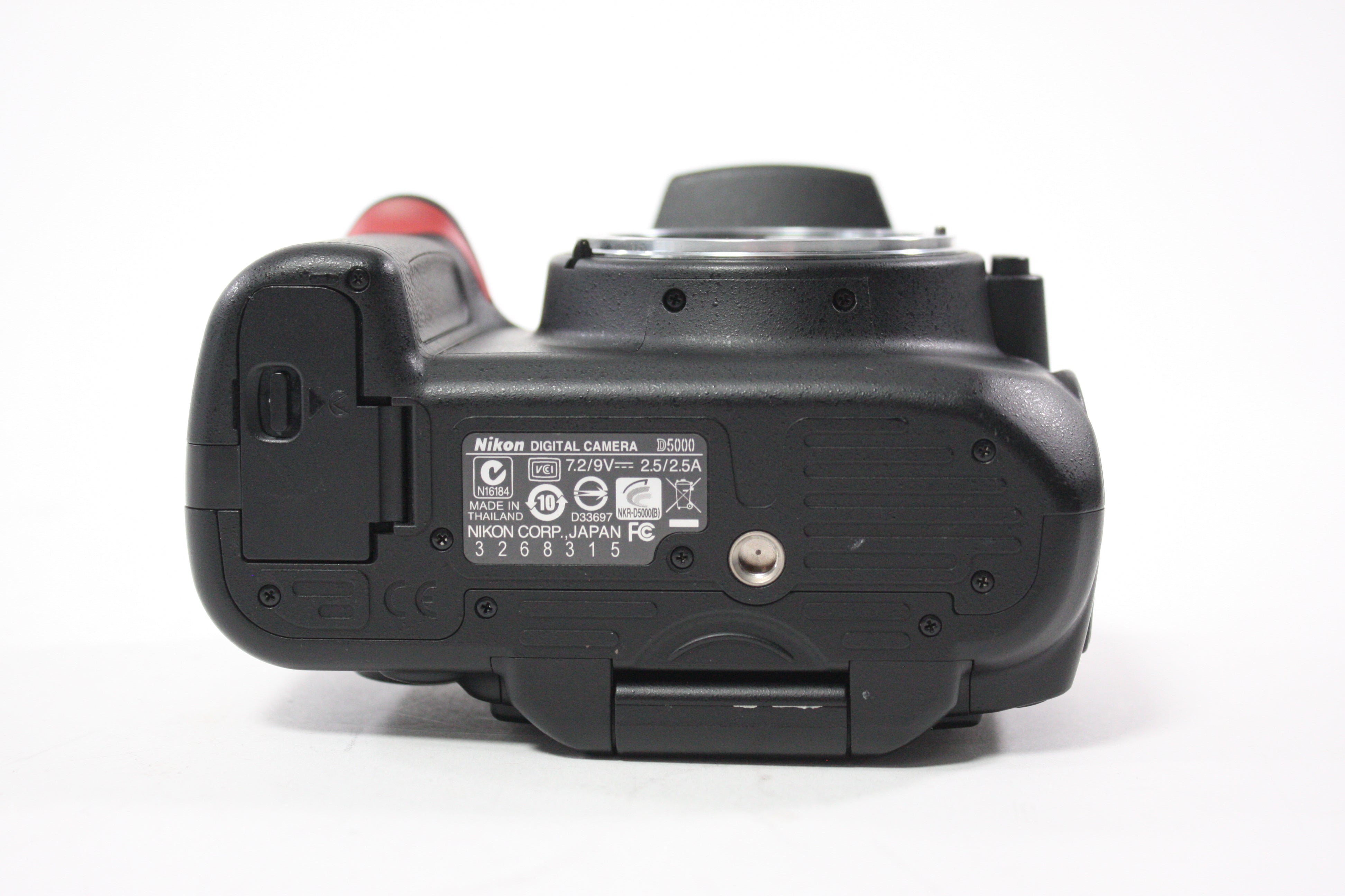 Nikon D5000 DSLR Camera with Nikon 18-55mm f/3.5-5.6G DX VR Lens with Shutter Count 5,107