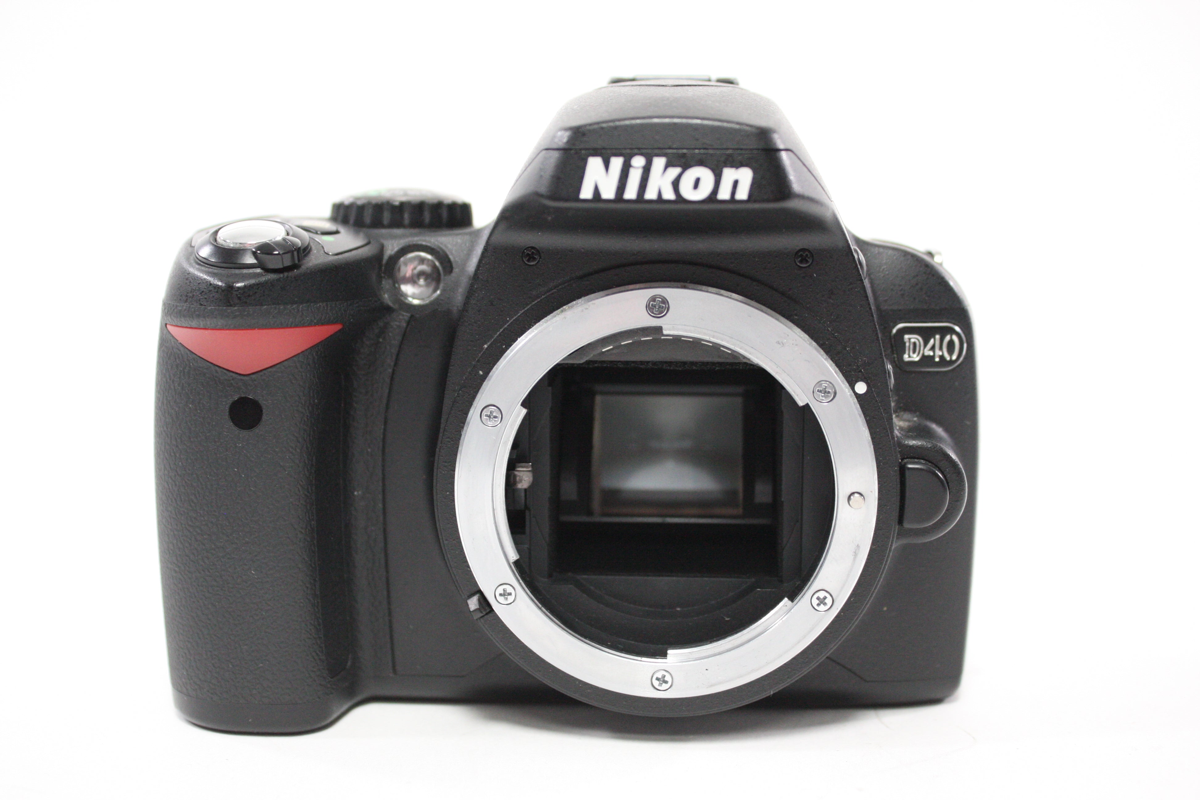 Nikon D40 DSLR Camera with Nikon 18-55mm f/3.5-5.6G II DX Nikkor AF-S Lens with Shutter Count 3,108