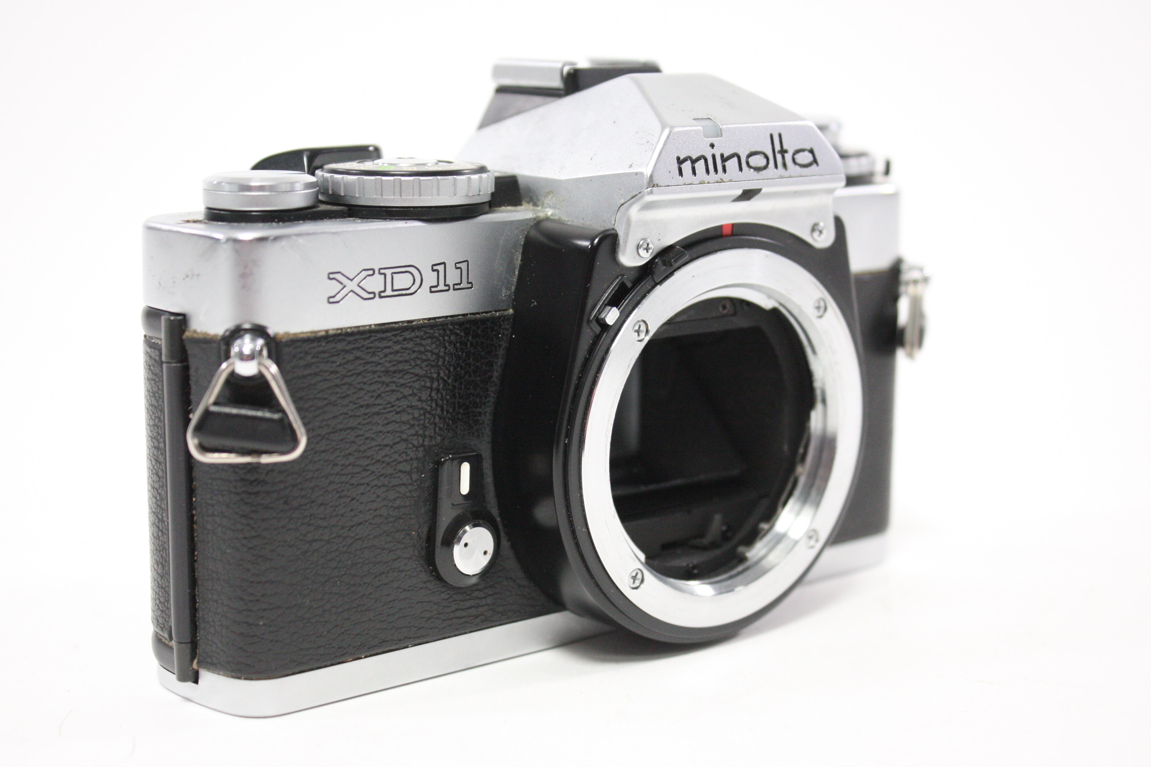 Minolta XD11 35mm SLR Camera with Minolta 28-80mm f/3.5-4.5 Macro Rokinon Auto Zoom Lens