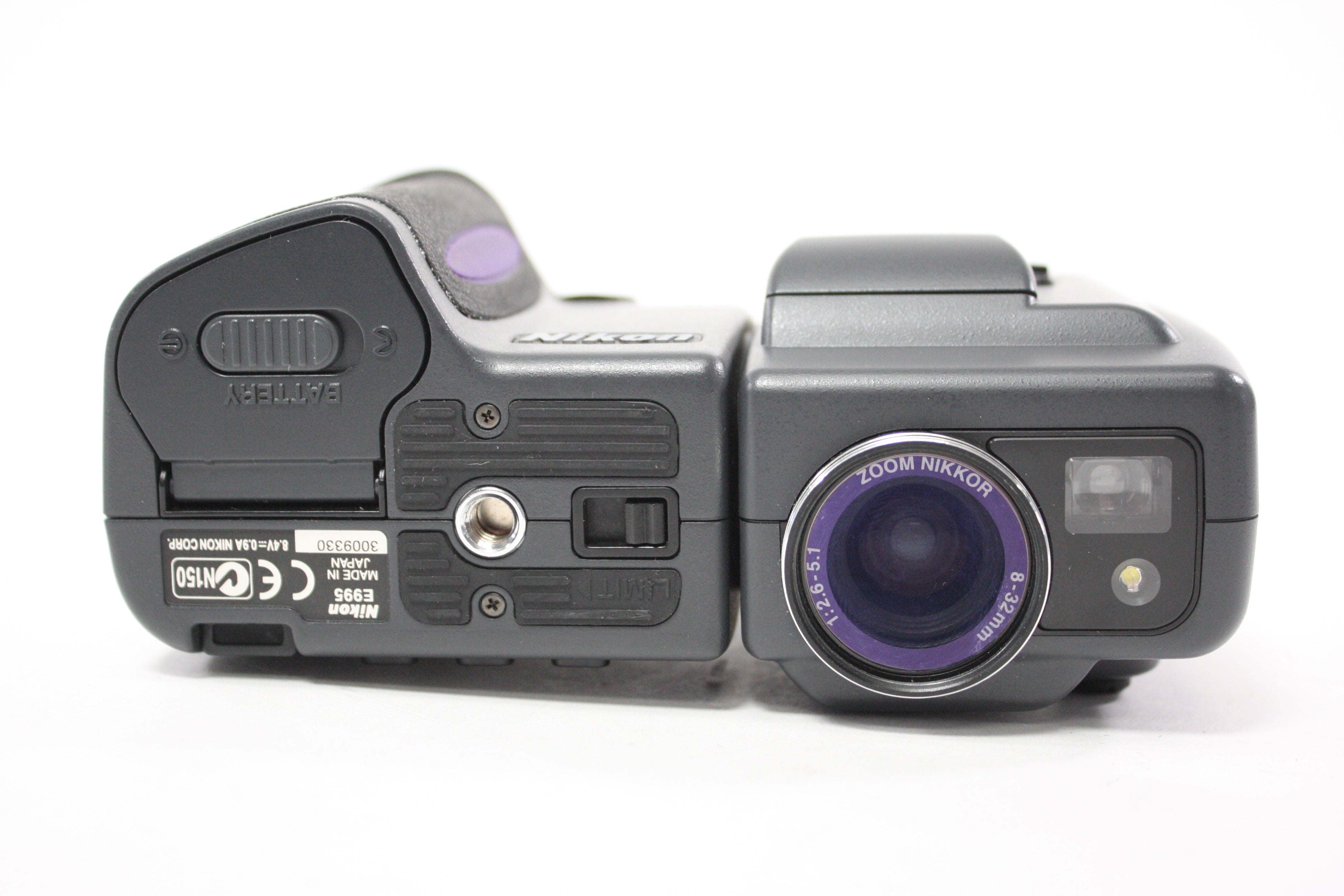 Nikon Coolpix E995 Digital Point and Shoot Camera