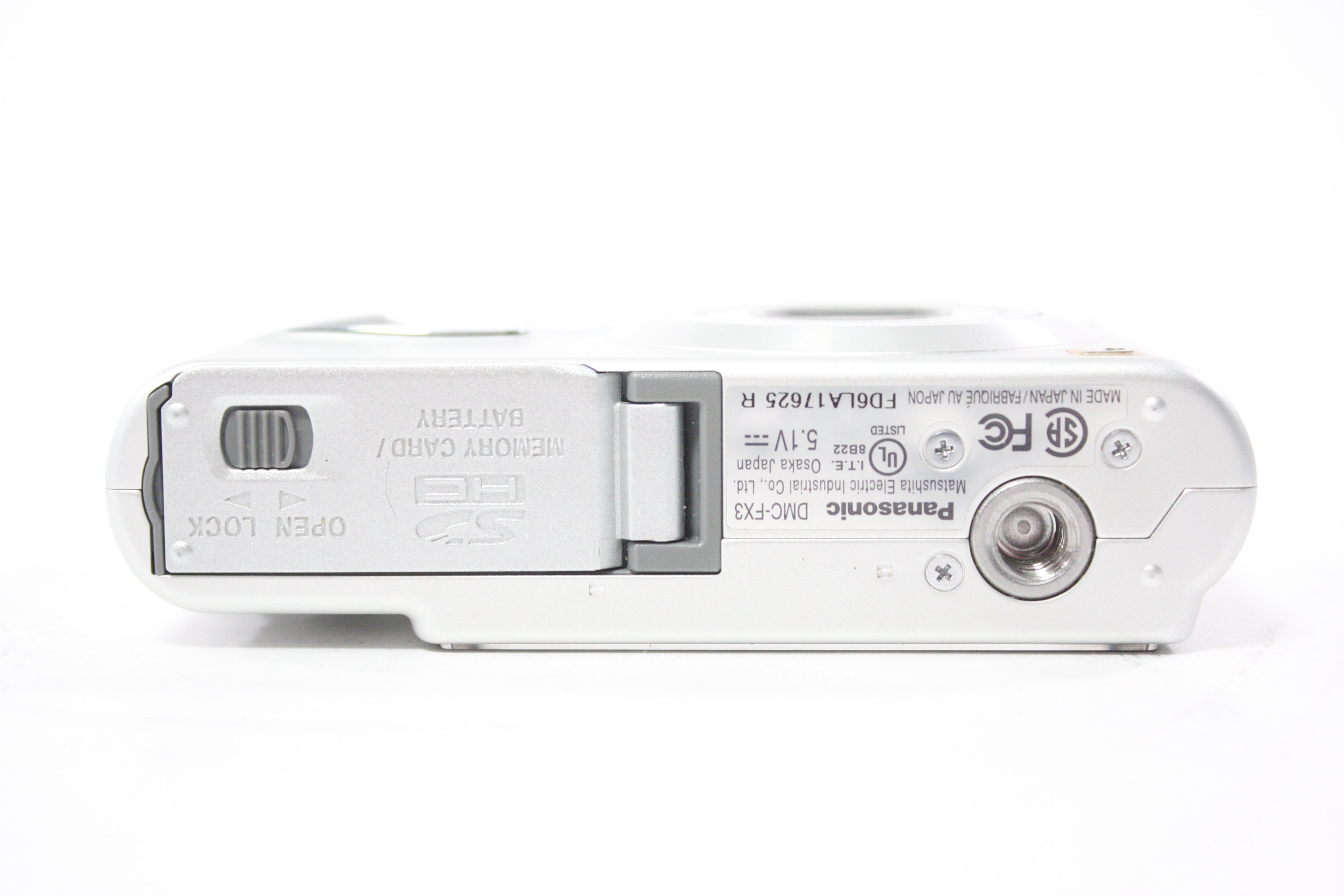 Panasonic Lumix DMC-FX3 Digital Point and Shoot Camera 3x Zoom 6.0mp (Silver)