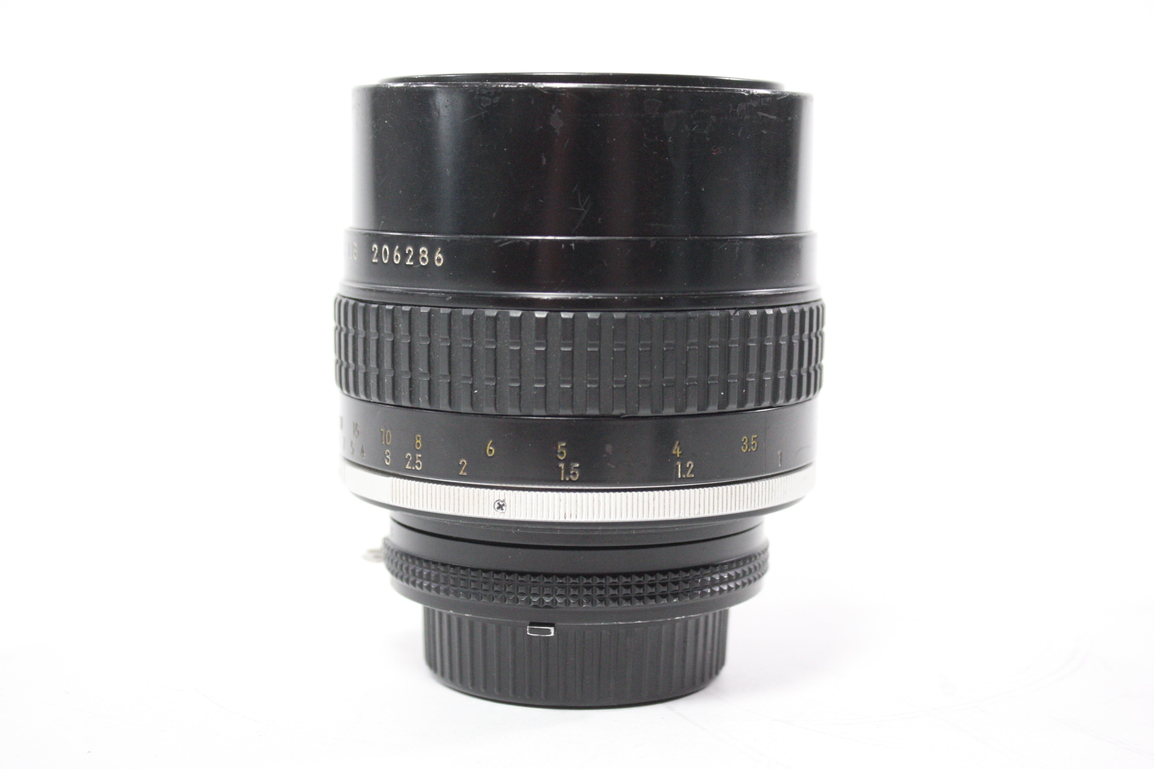 Nikon 105mm f/1.8 Nikkor AI-S Lens for Nikon F Mount