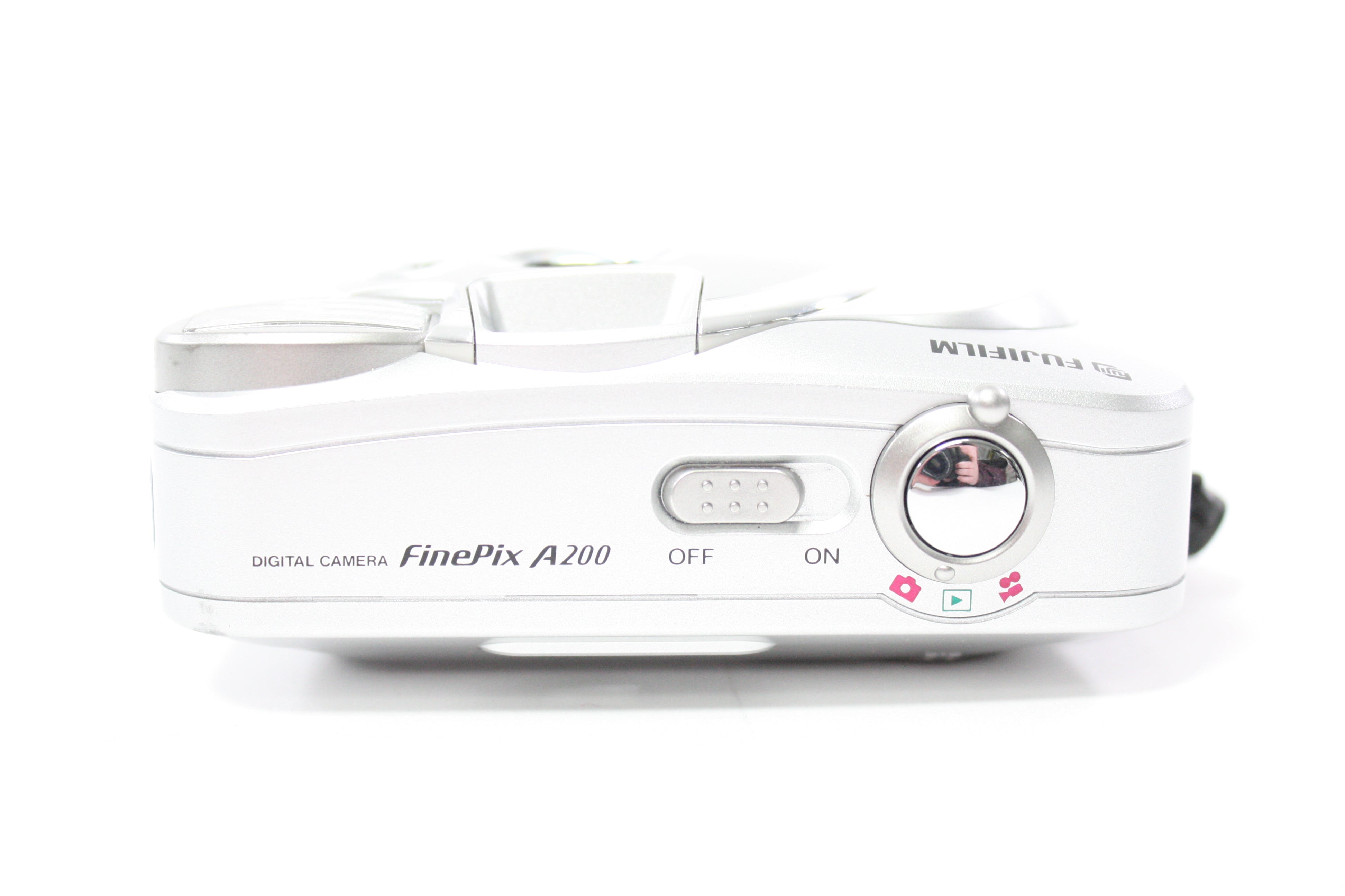 Fujifilm Finepix A200 Digital Point and Shoot Camera 2.5x Zoom 2mp (Silver)