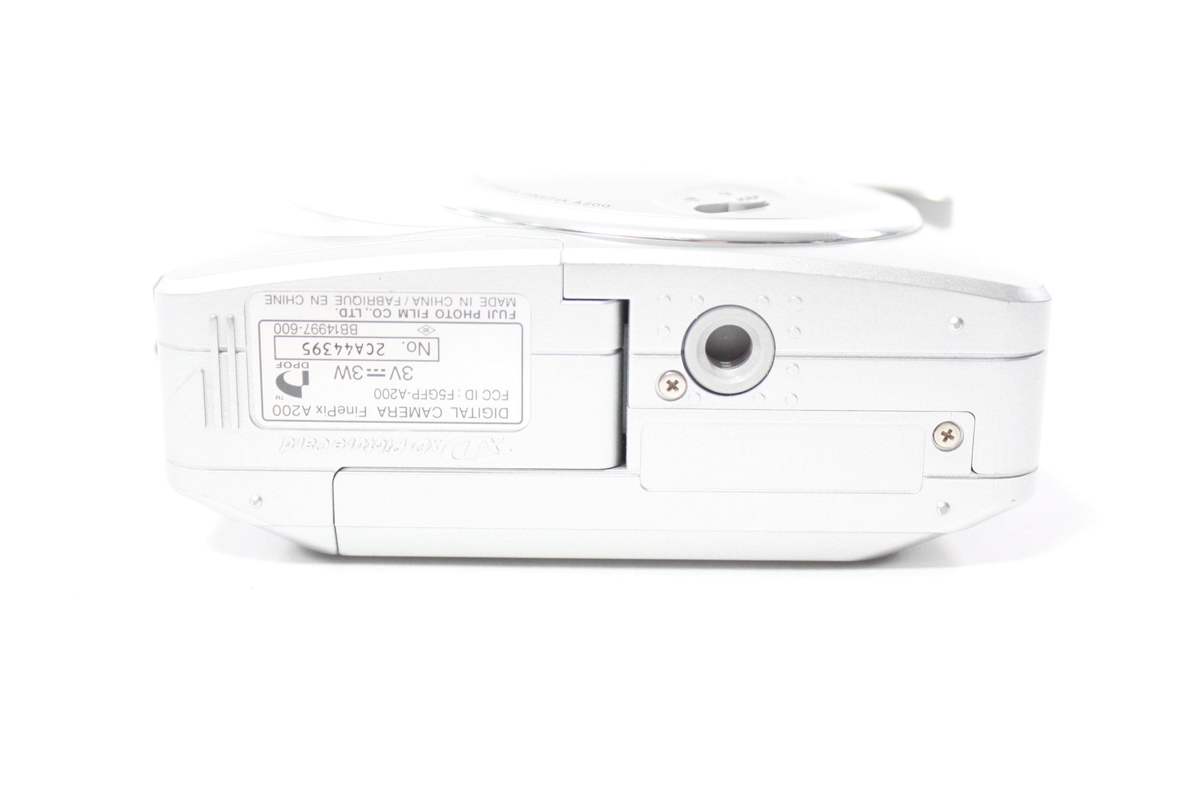 Fujifilm Finepix A200 Digital Point and Shoot Camera 2.5x Zoom 2mp (Silver)