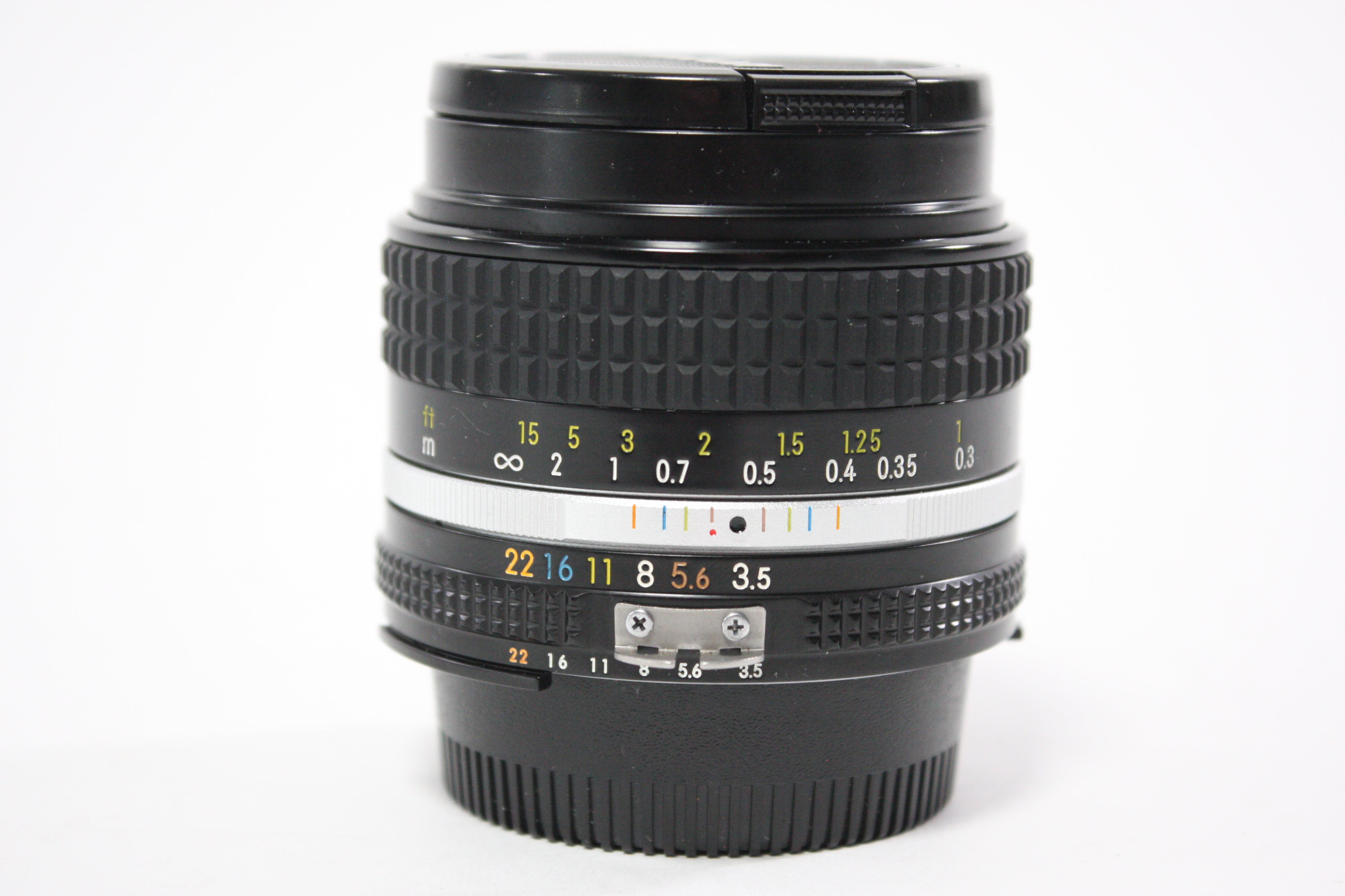 Nikon 28mm f/3.5 Nikkor AIS Lens for Nikon F Mount AS-IS