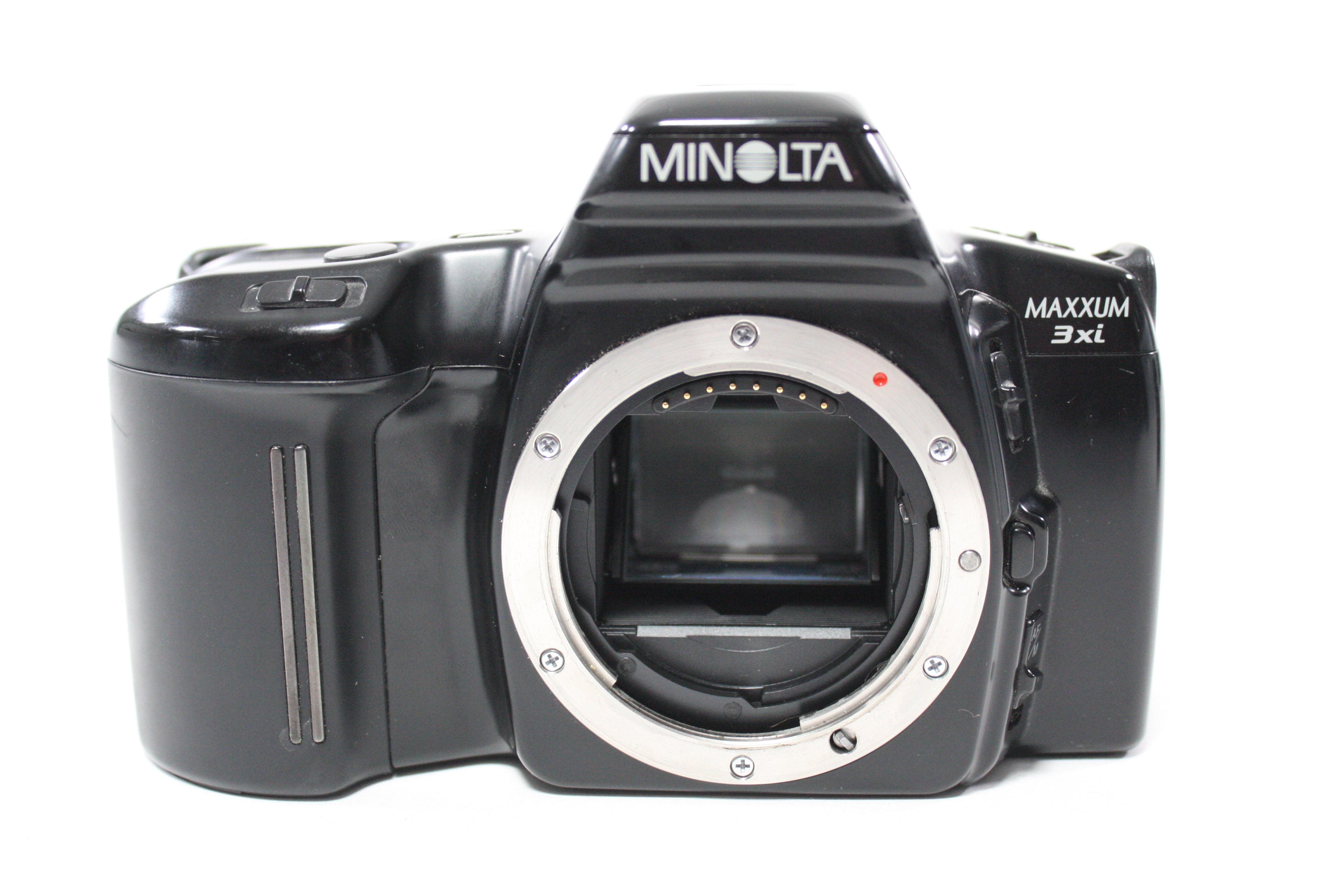 Minolta Maxxum 3xi 35mm SLR Camera with Sigma 28-70mm f/3.5-4.5 UC Zoom Lens