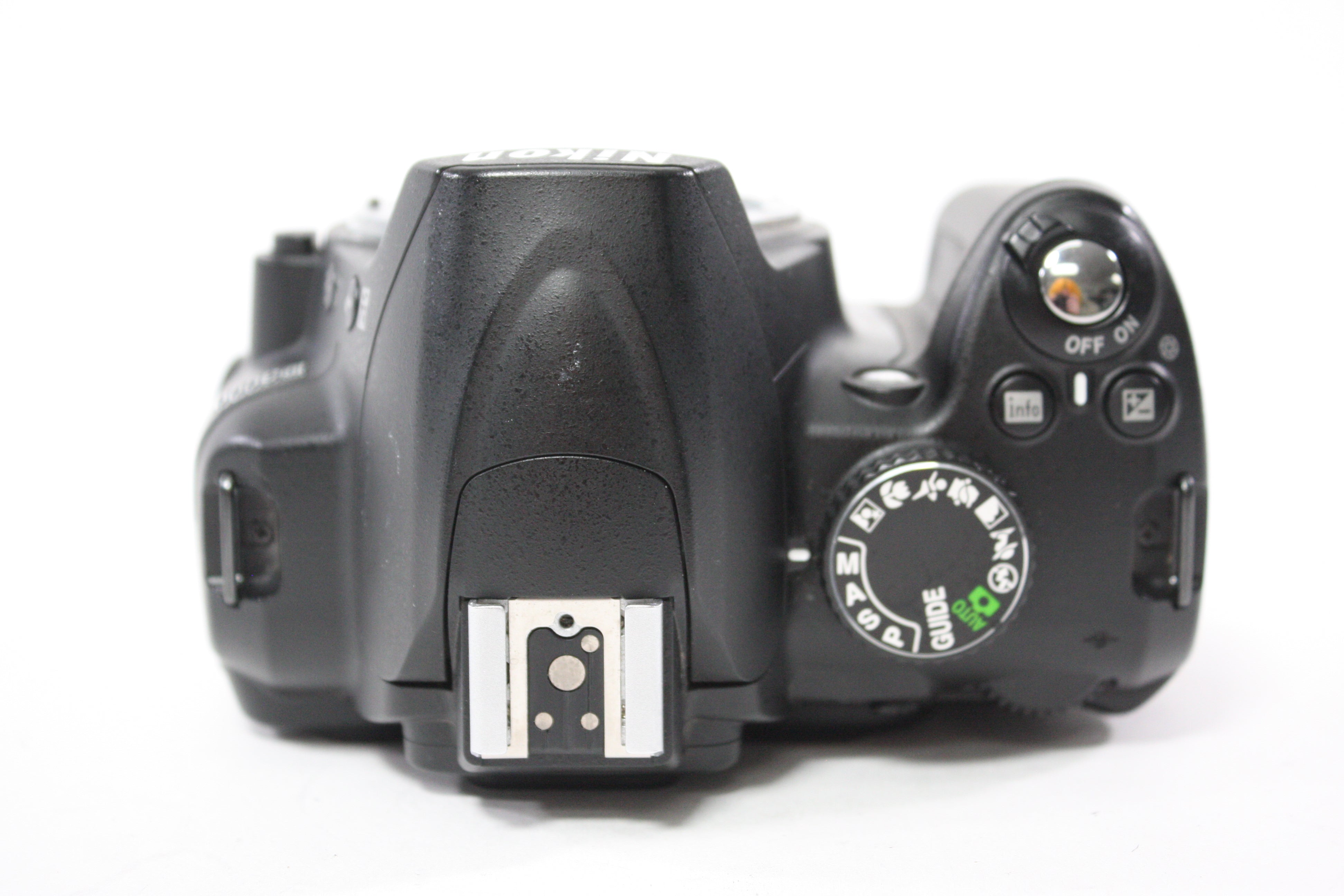 Nikon D3000 DSLR Camera with 18-55mm f/3.5-5.6 G DX VR AF-S Lens with Shutter Count 15,680