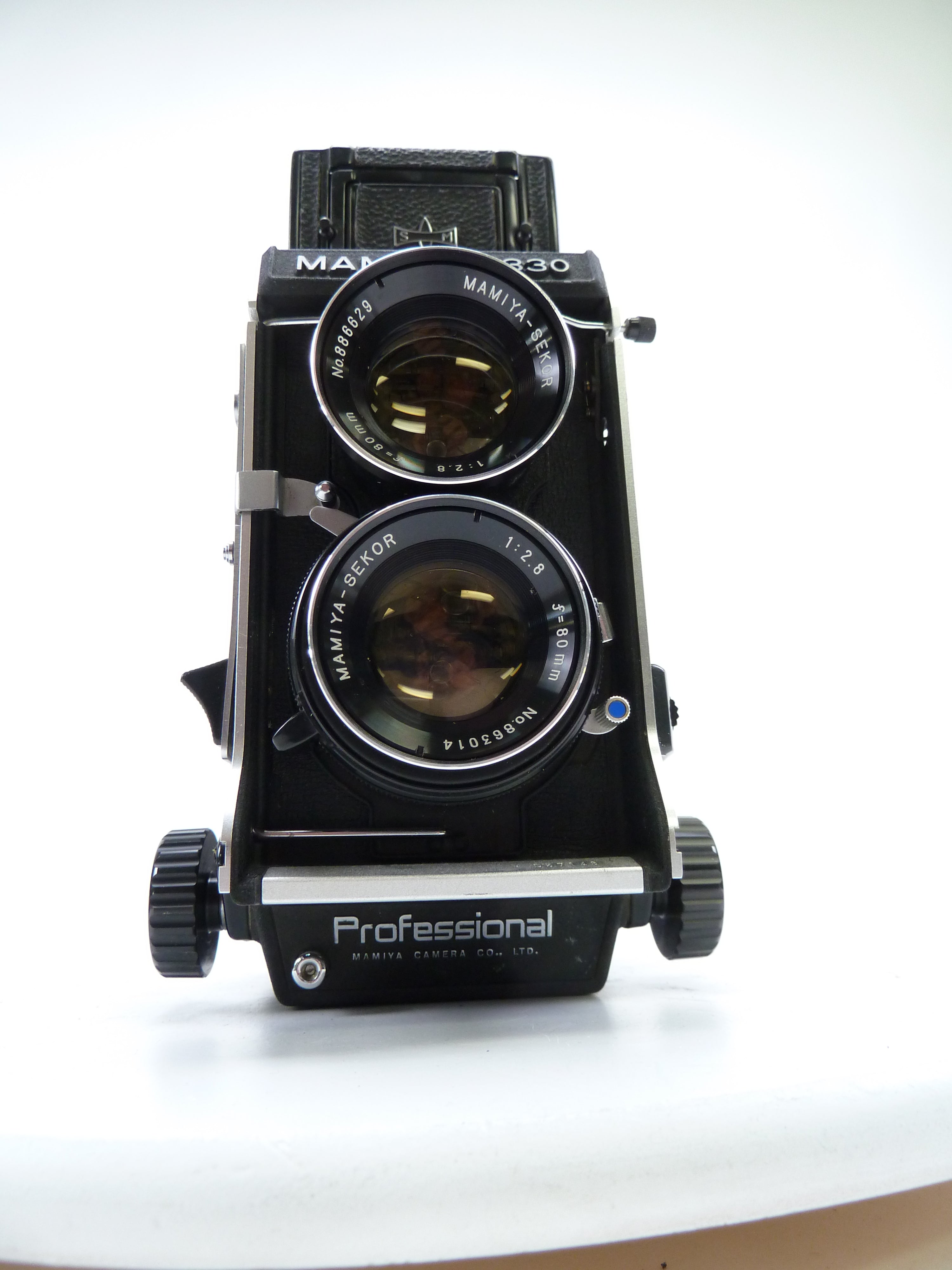 Mamiya C330 Camera Outfit with 80MM F2.8 Blue Dot Lens and WLF