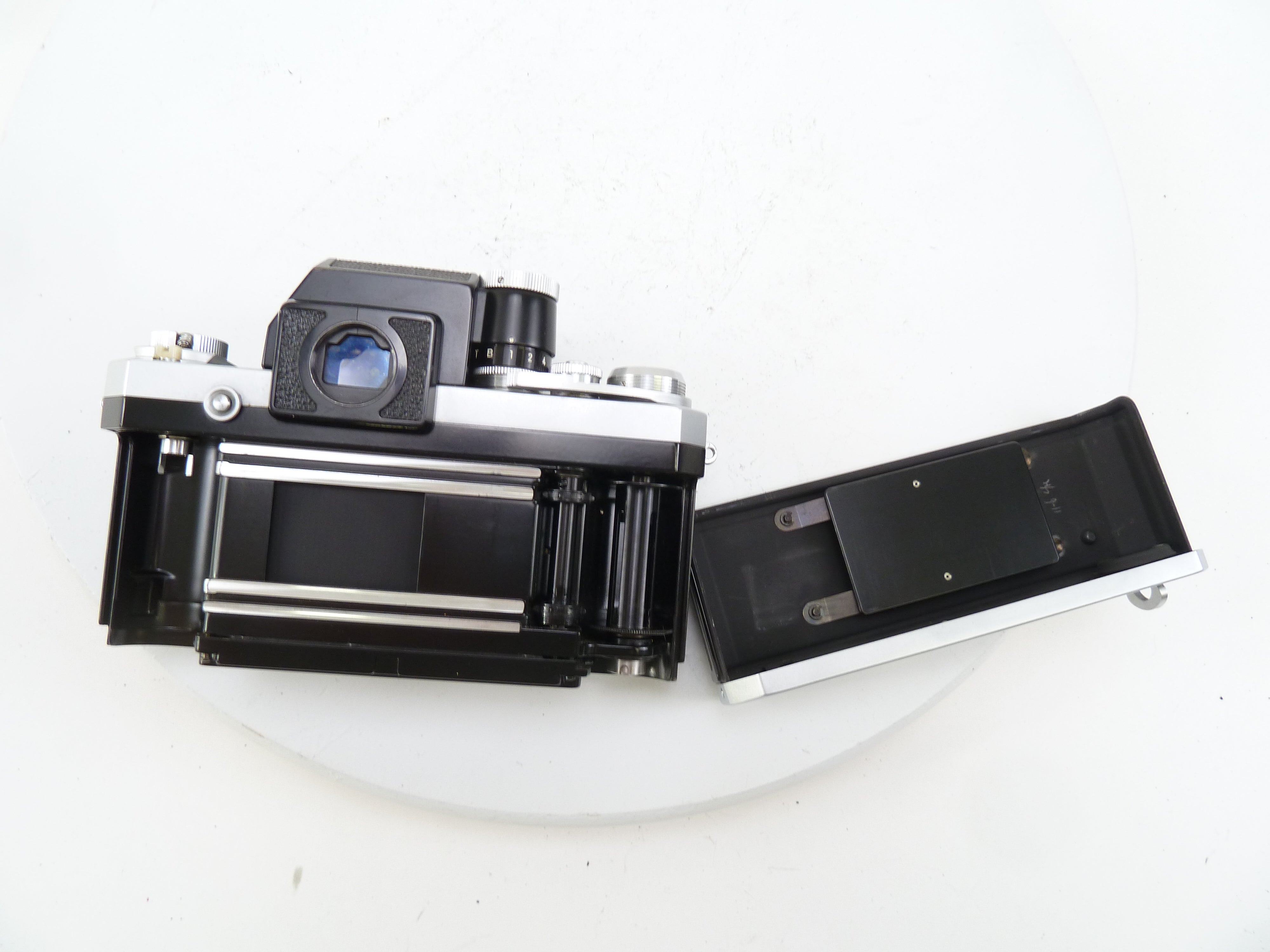 Nikon F 35mm SLR Camera Body with Type A Focusing Screen and Photomic FTn Finder