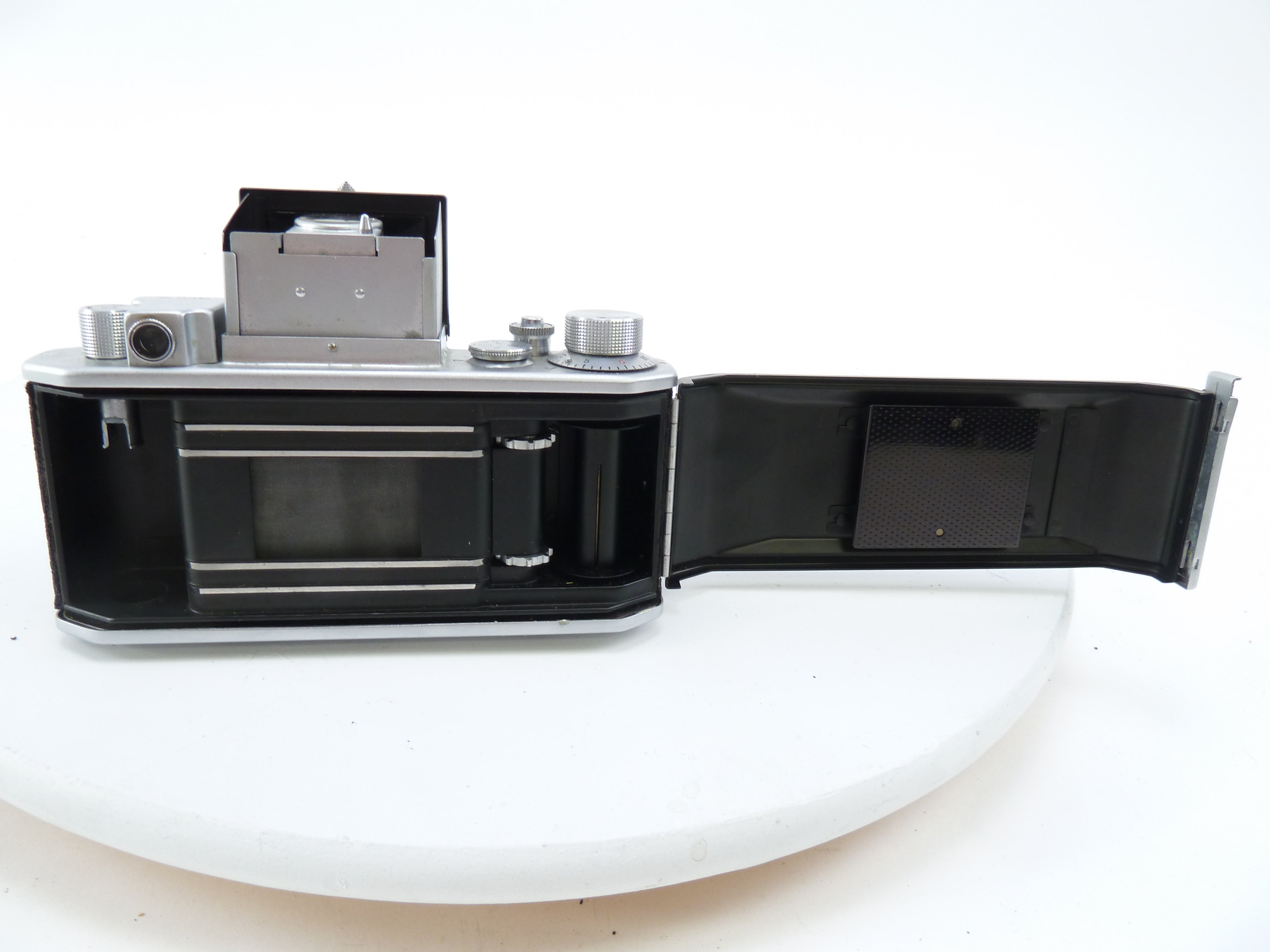 Asahiflex 35MM Camera with 58MM f2.4 Takumar Lens