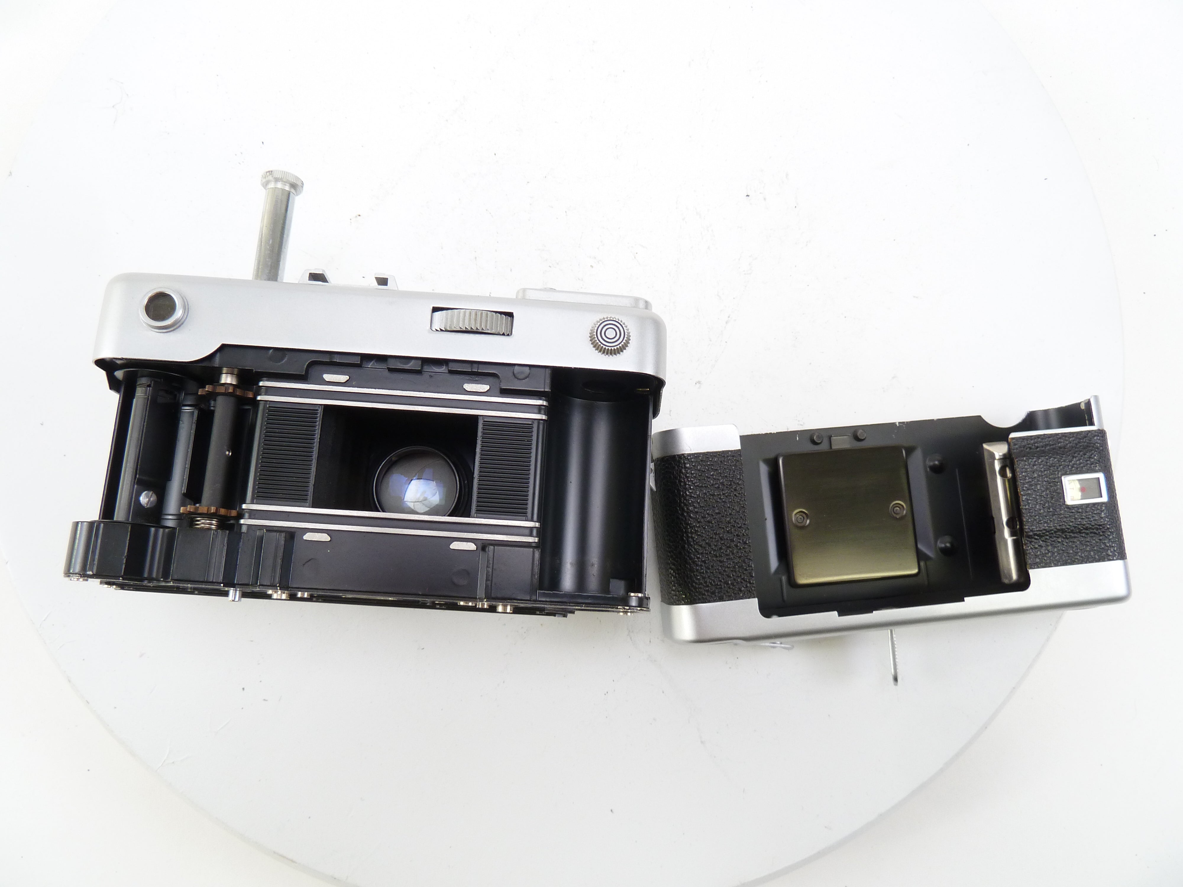 Voightlander Vitessa L 35MM Camera with 50MM f2 Ultron