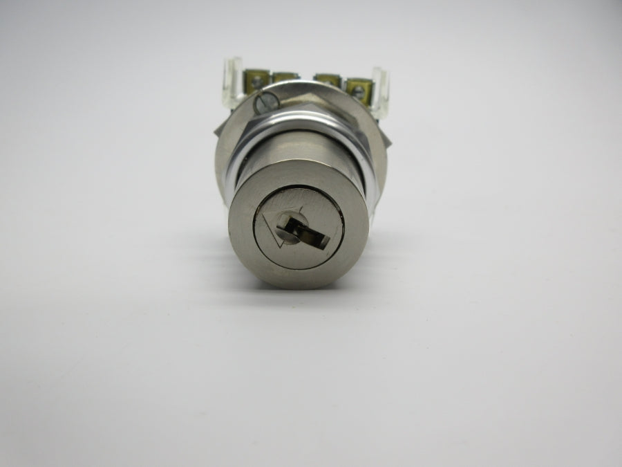 ALLEN BRADLEY 800T-N61KF4B SER. T (NO KEY) NSNP