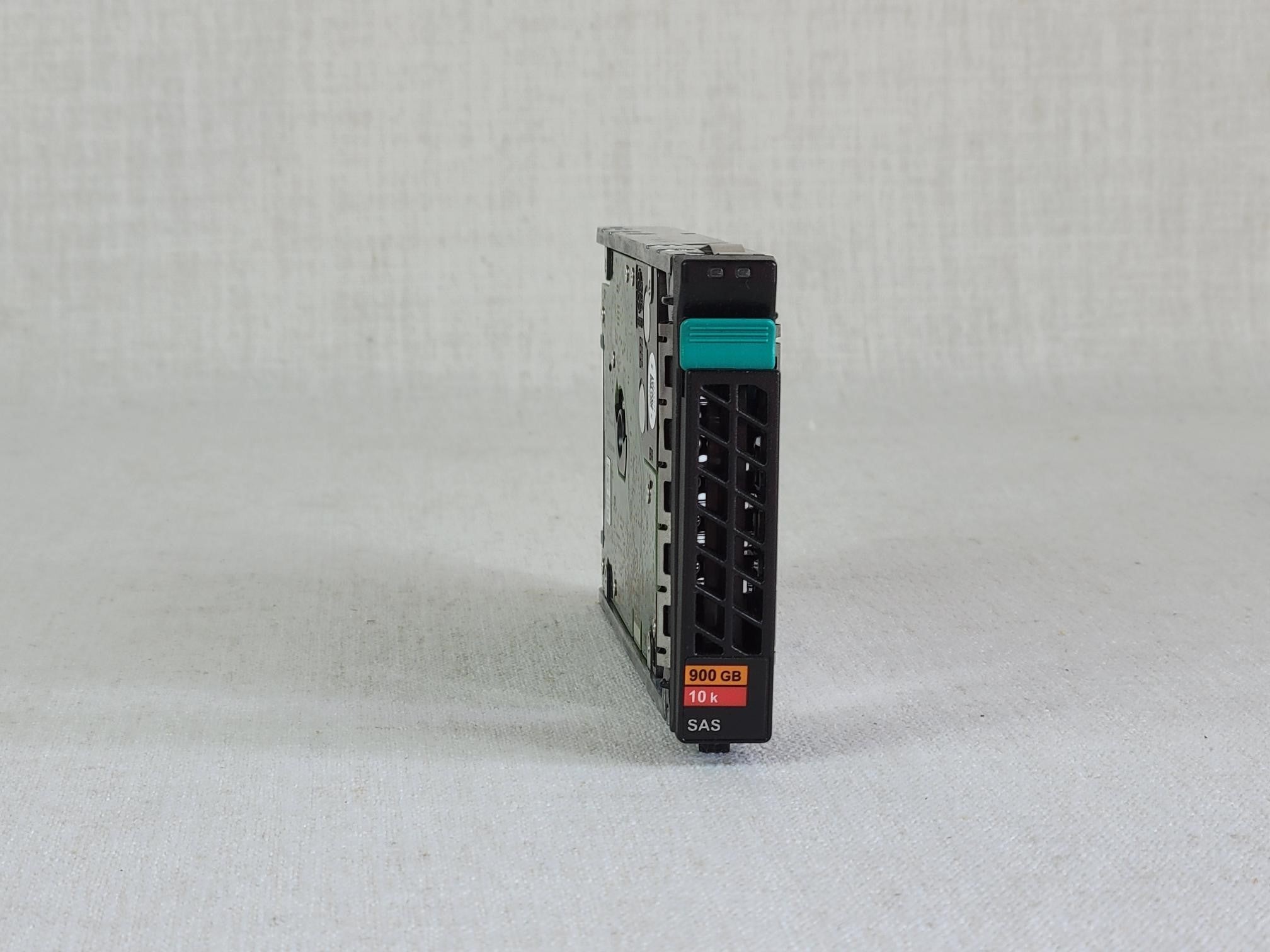 XtremIO – 900GB 10K 6GB/s SAS 2.5'' HDD for Controller – PN: 105-000-228