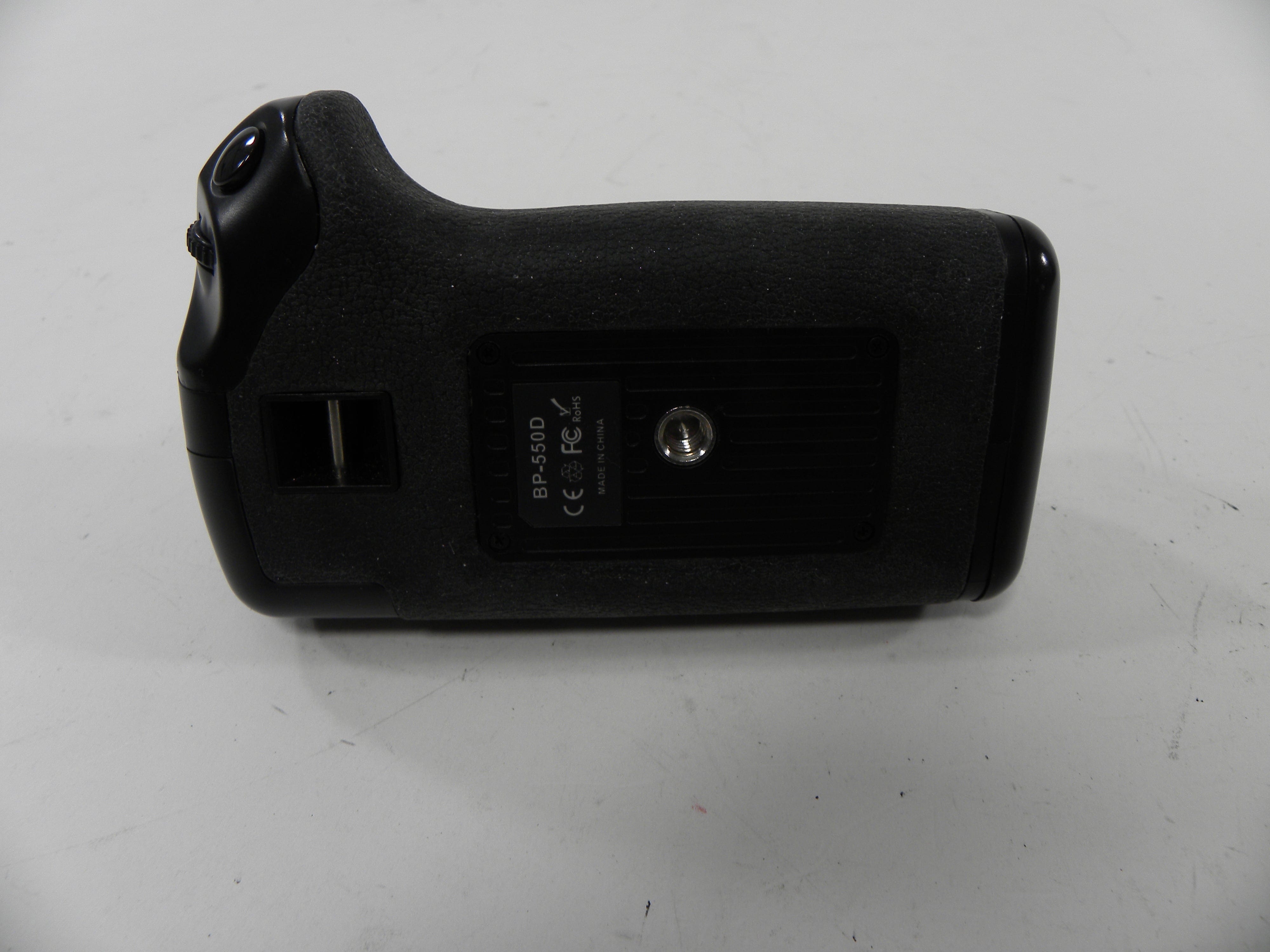 Battery Grip BP-550D for Canon T2i