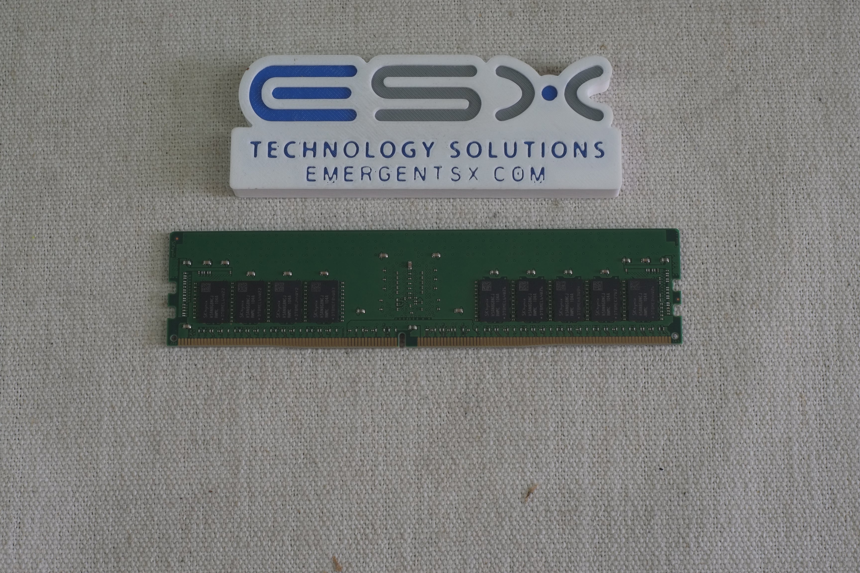 Hynix HMA82GR7CJR8N-WM 16GB 2Rx8 PC4-2933Y DDR4 ECC Server Memory RDIMM