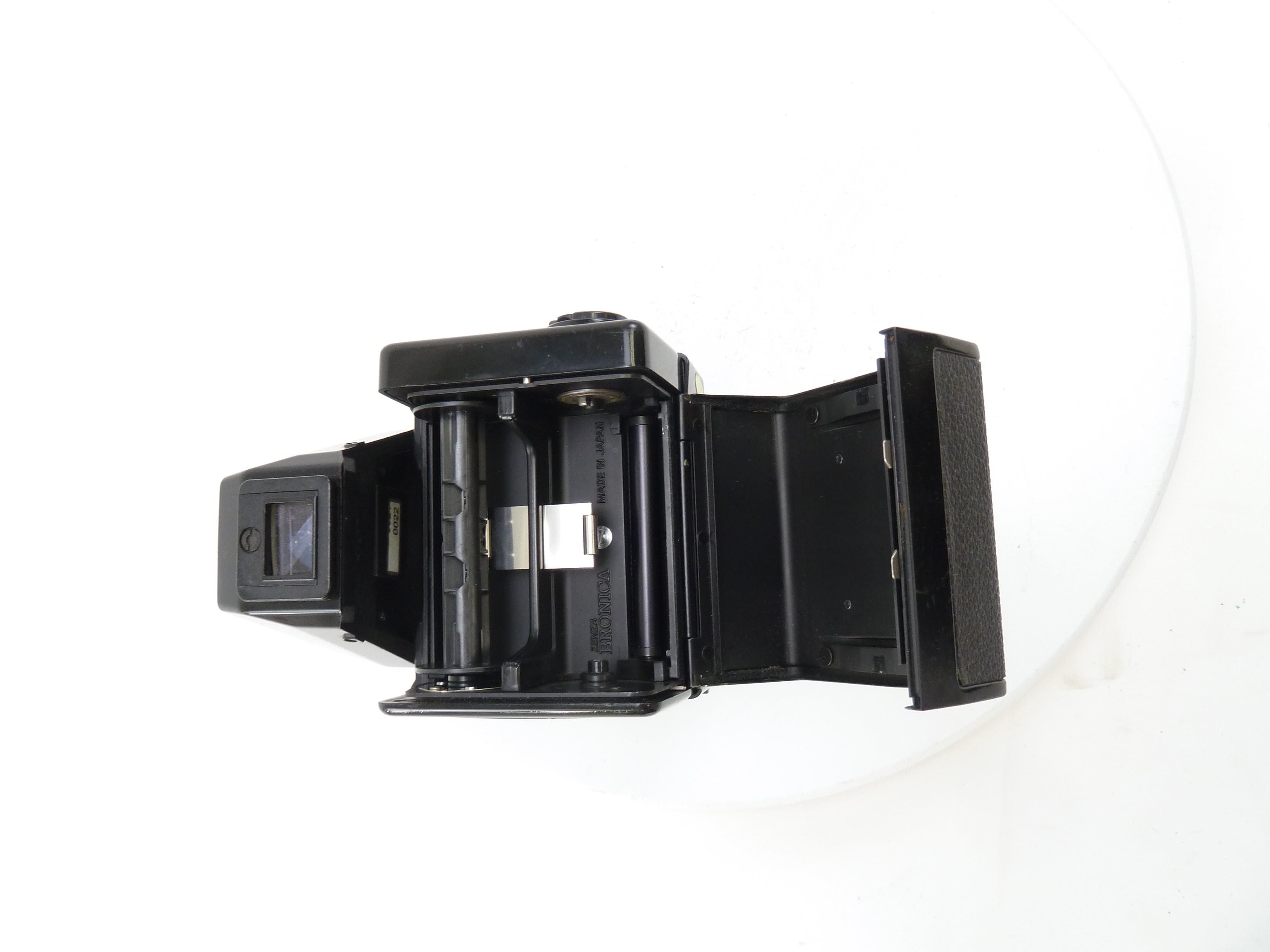 Bronica ETRS Complete Kit with 120 Film Back and 75MM F2.8 Lens  (no dark slide)