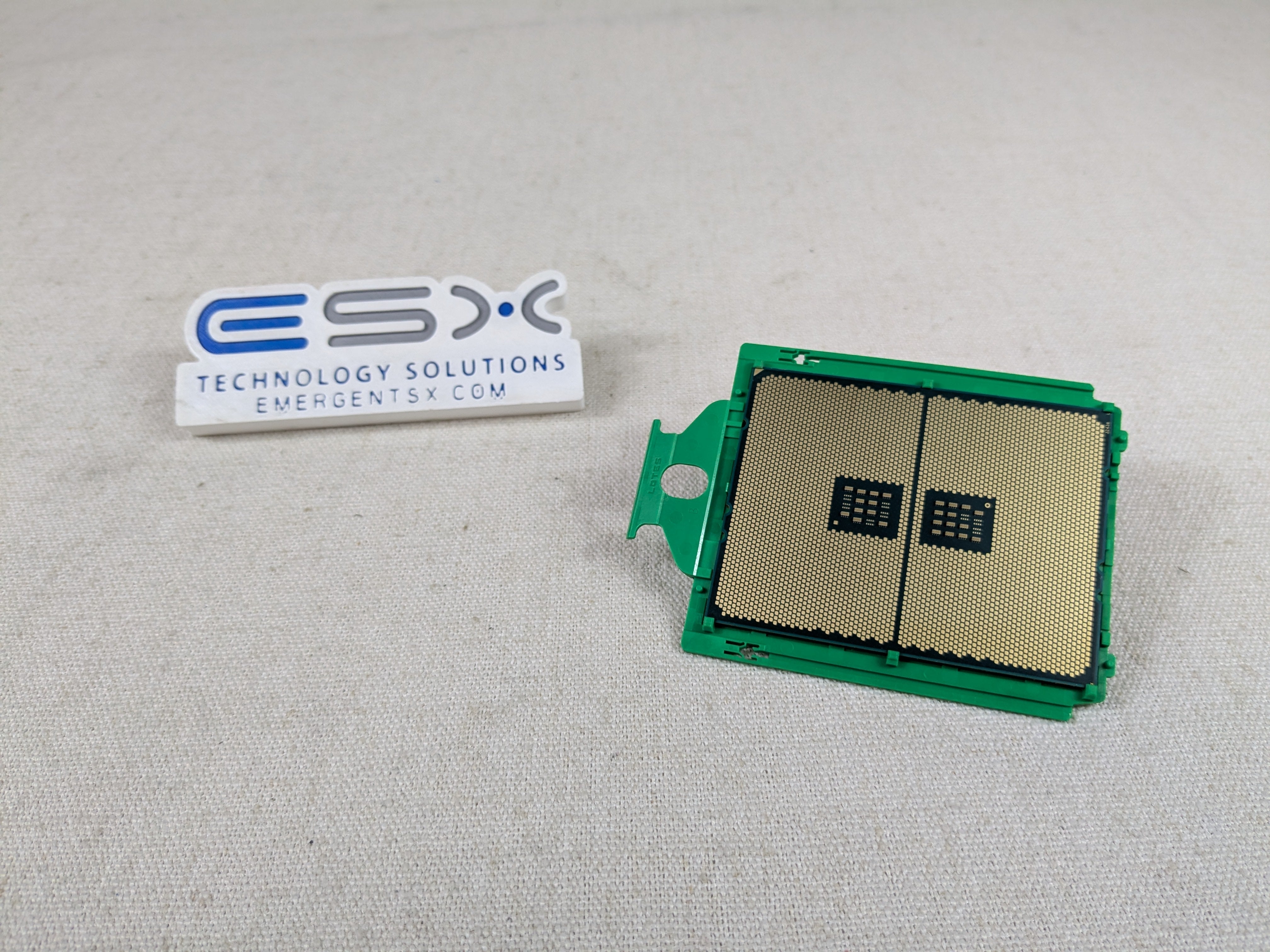 AMD 16-Core EPYC 7302p @ 3.3GHz, 128MB, 155W Processor Dell lock 100-000000049