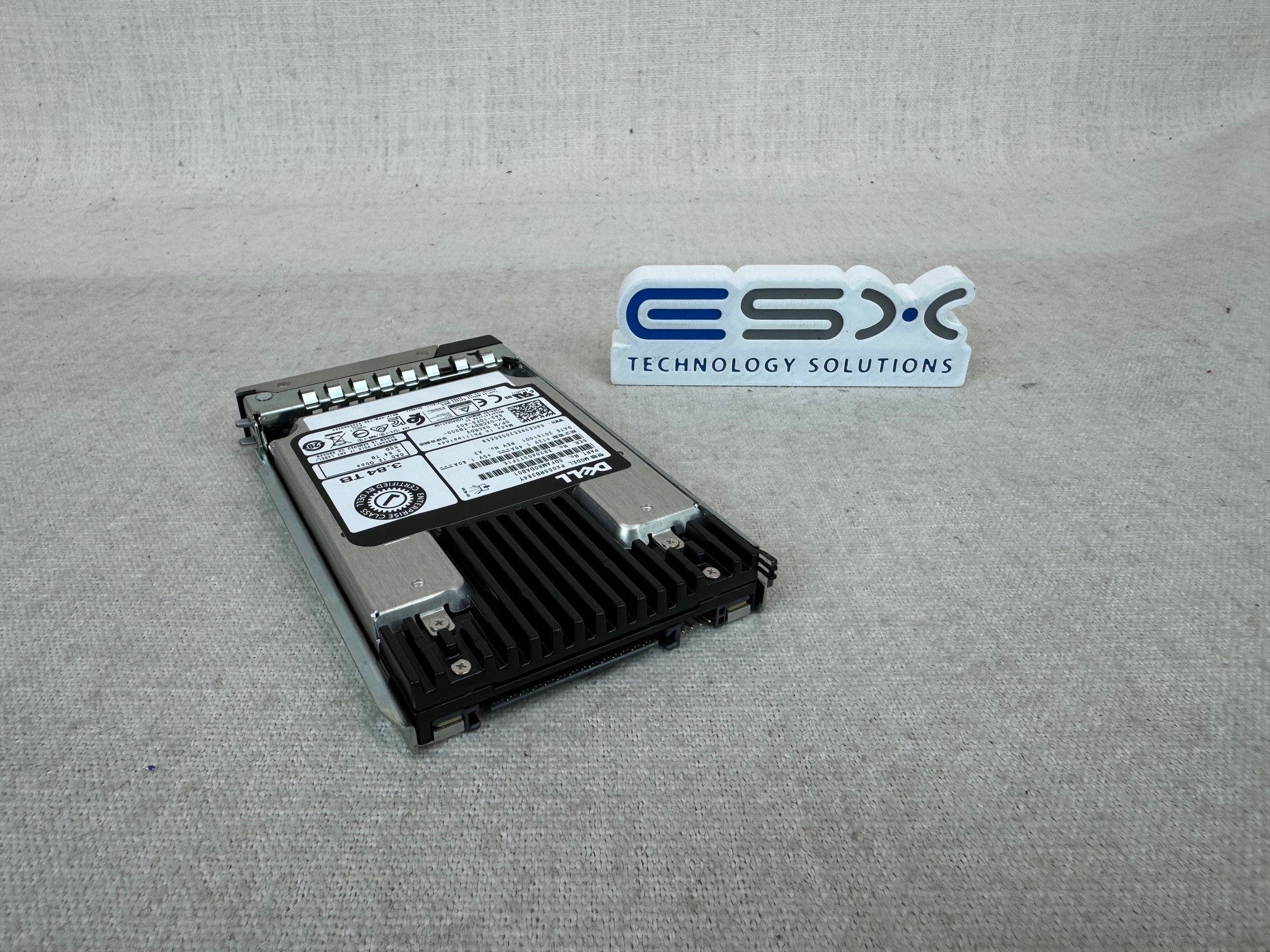 Dell XCRDV 3.84TB 12Gb/s 2.5" SAS Read Intensive SSD PX05SRB384Y