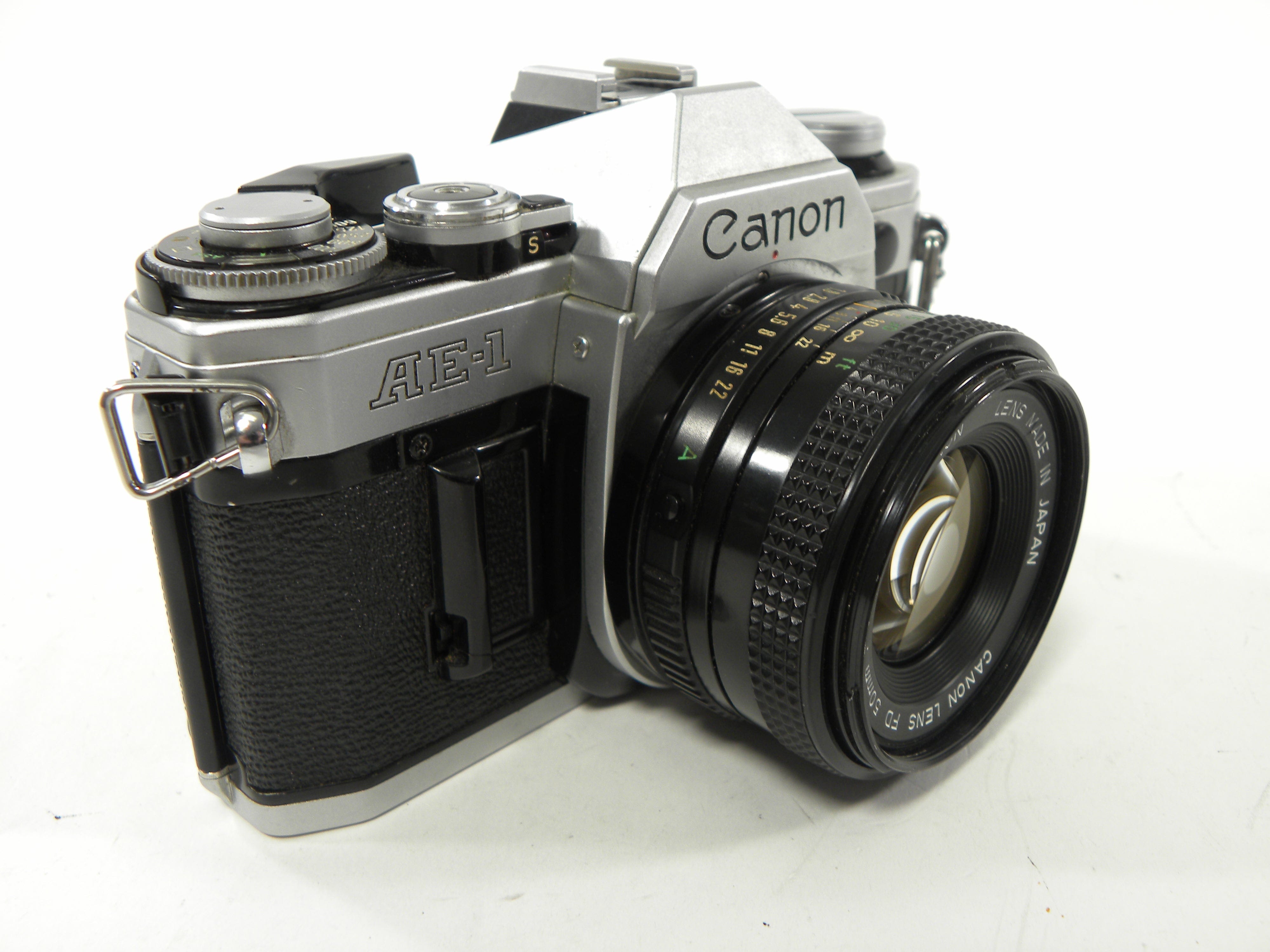 Canon AE-1 35mm SLR w/FD 50mm f1.8