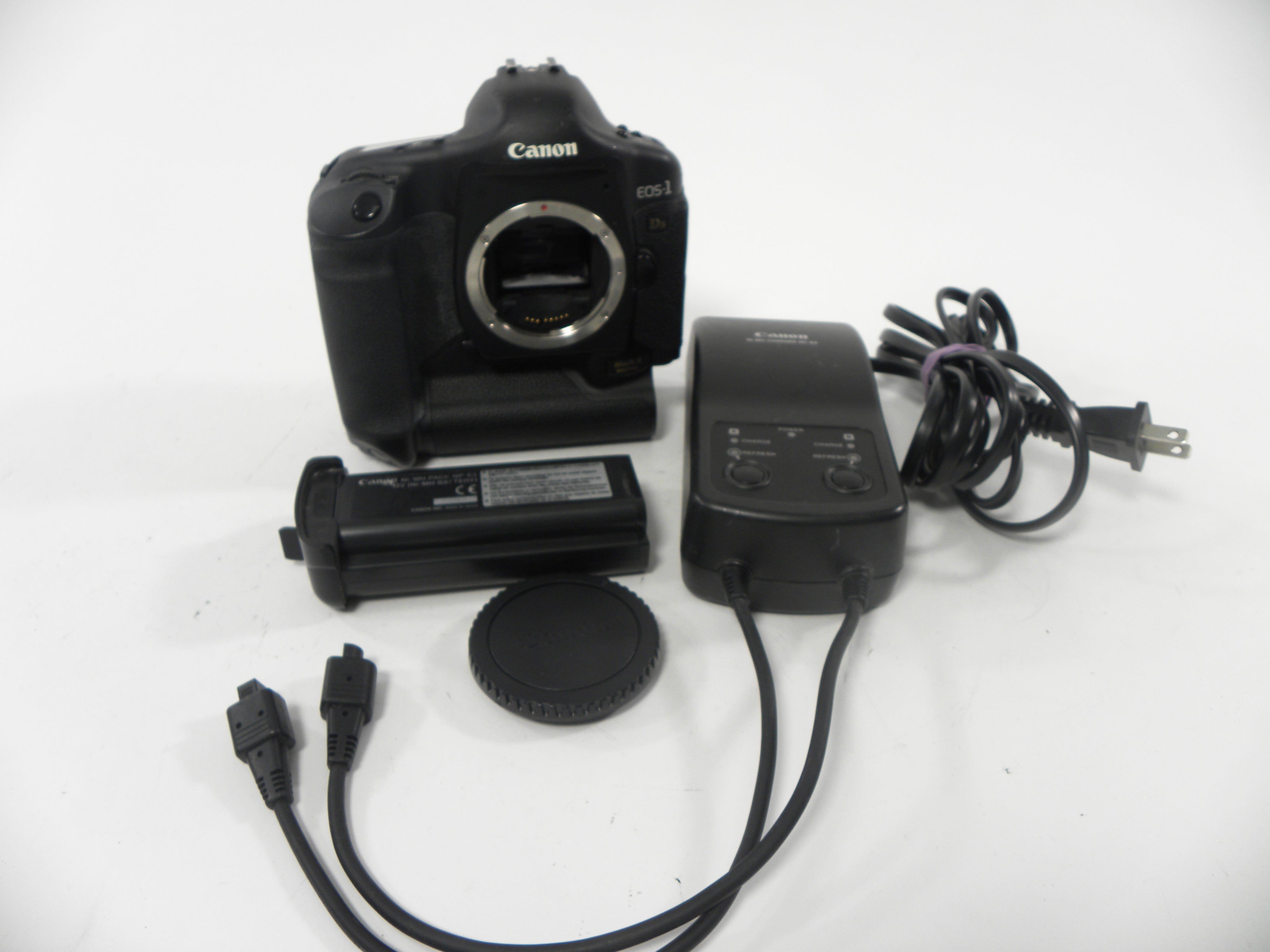 Canon EOS -1Ds Mark II 16.7mp Digital SLR Body  Only