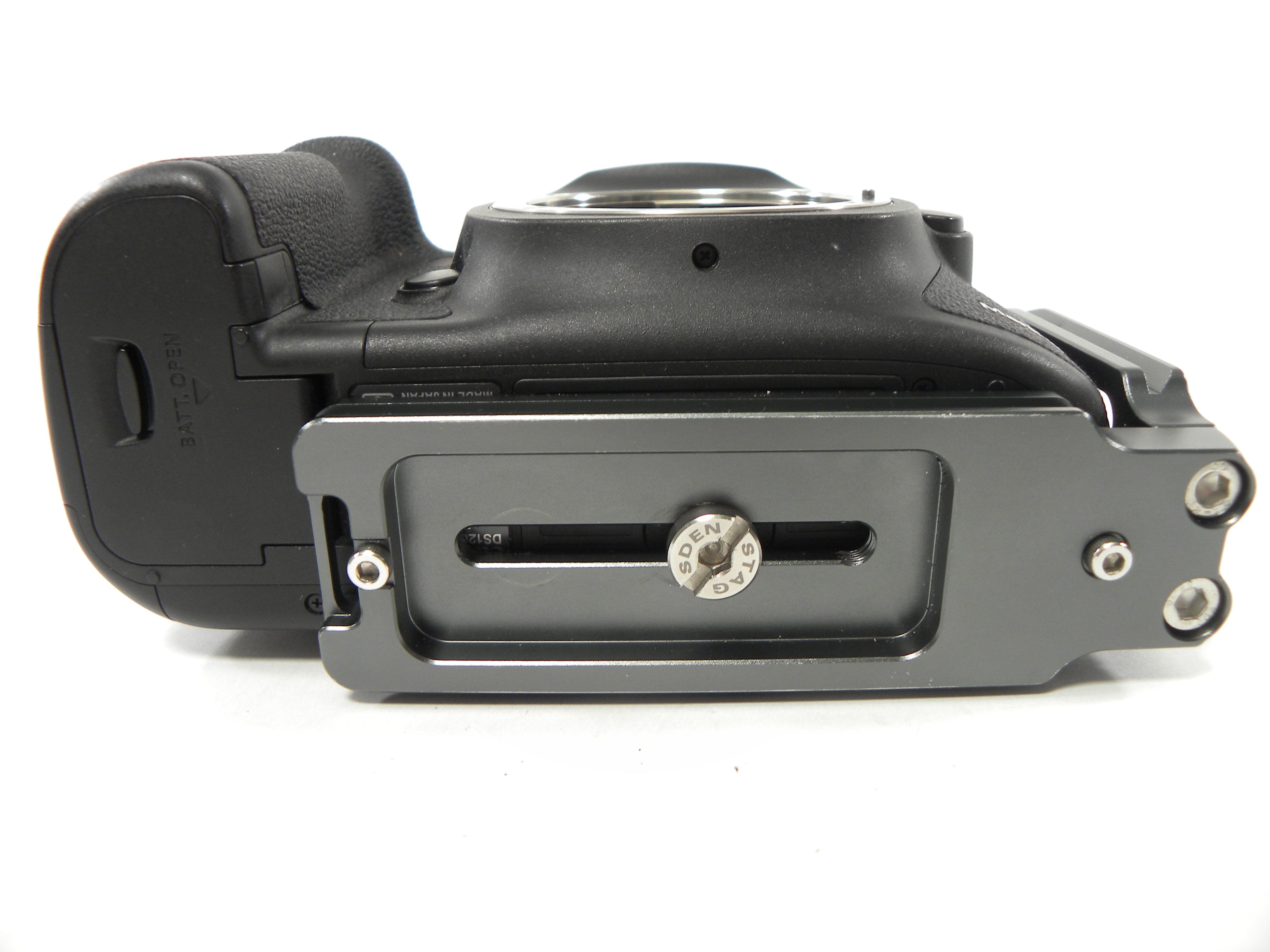 Canon EOS 5D Mark III 22.3mp Full Frame DSLR Body Only Shutter Ct. 15,414