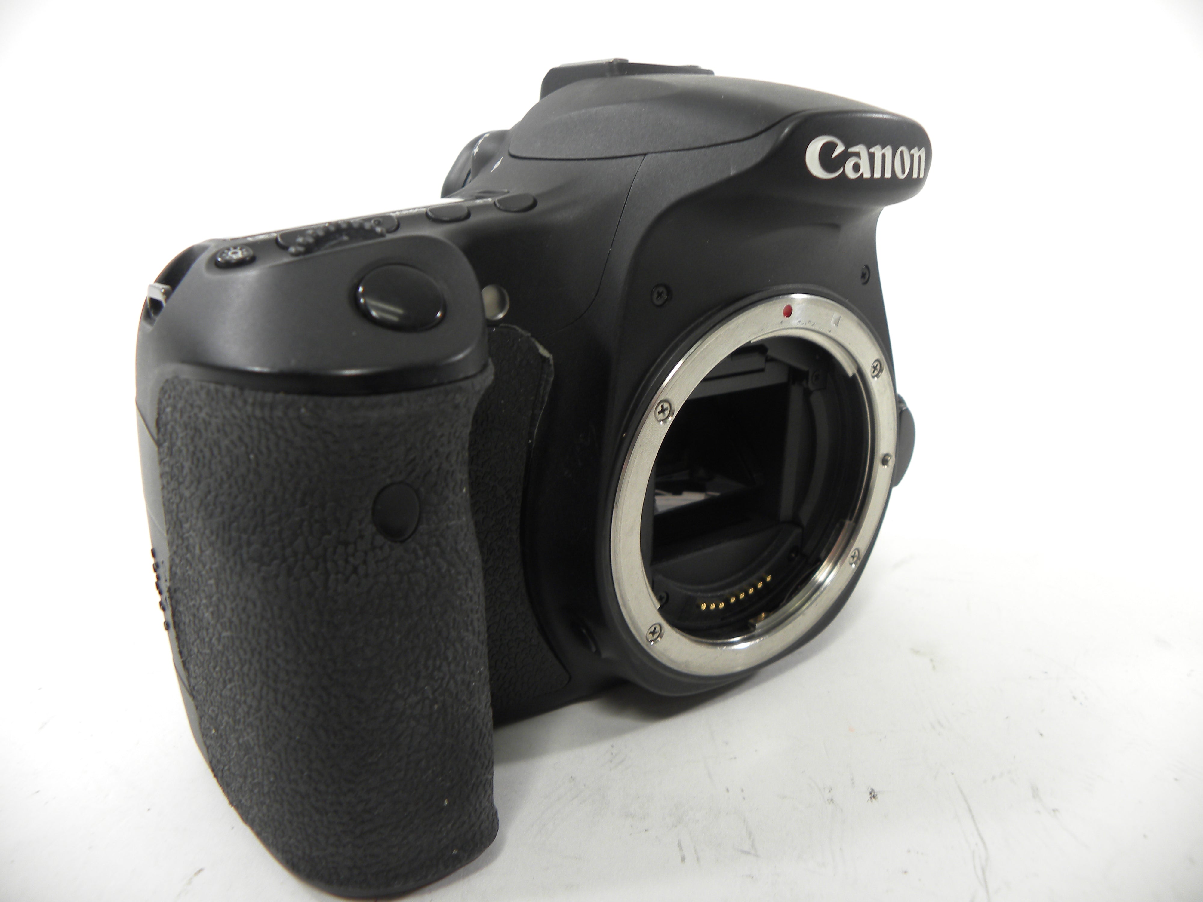 Canon EOS  60D 18mp Digital SLR Body Only Shutter Ct. 36,825 w/BG-E9 Grip