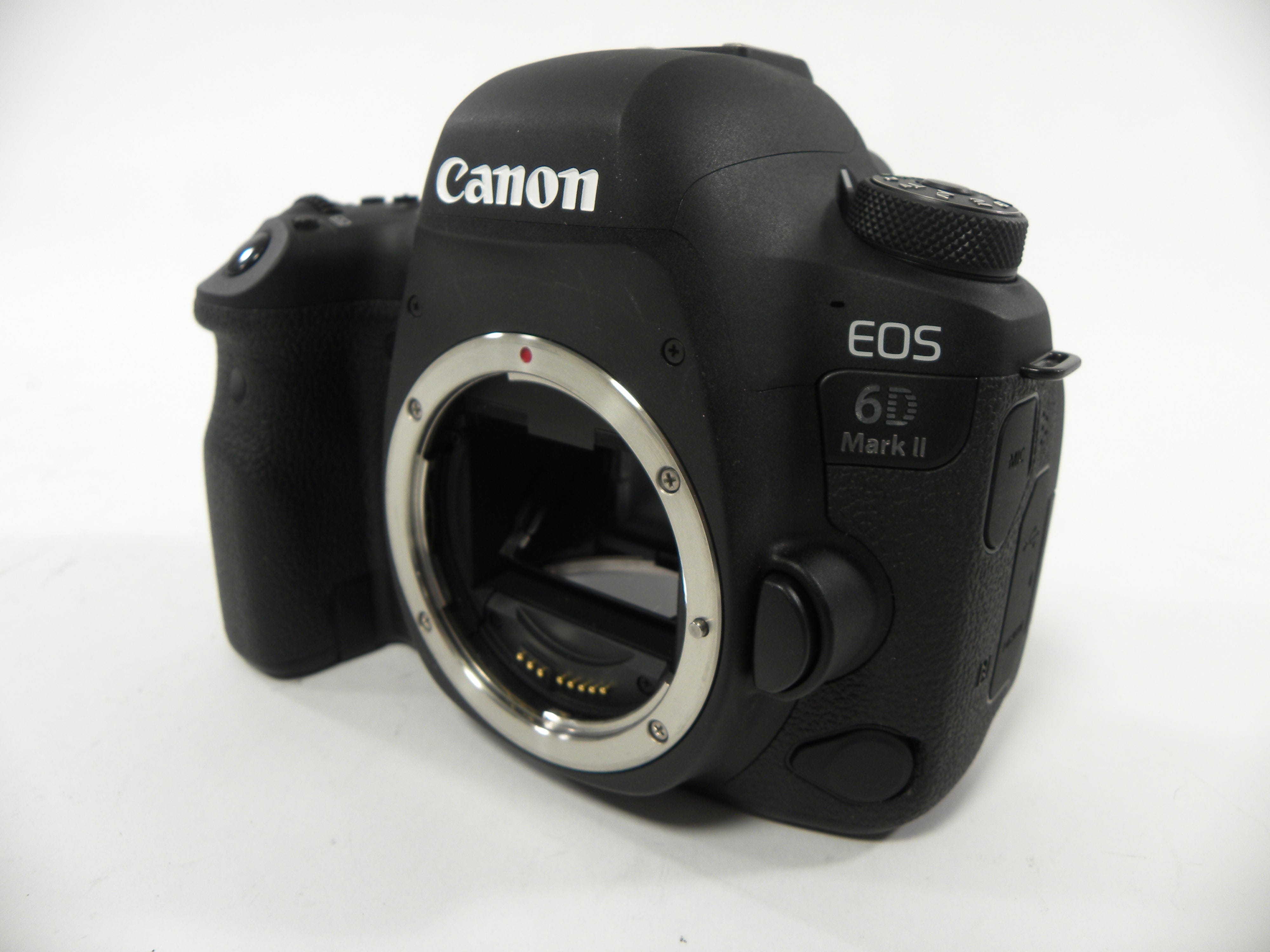 Canon EOS 6D Mark II 26.2mp Digital SLR body only Shutter Ct. 1,132