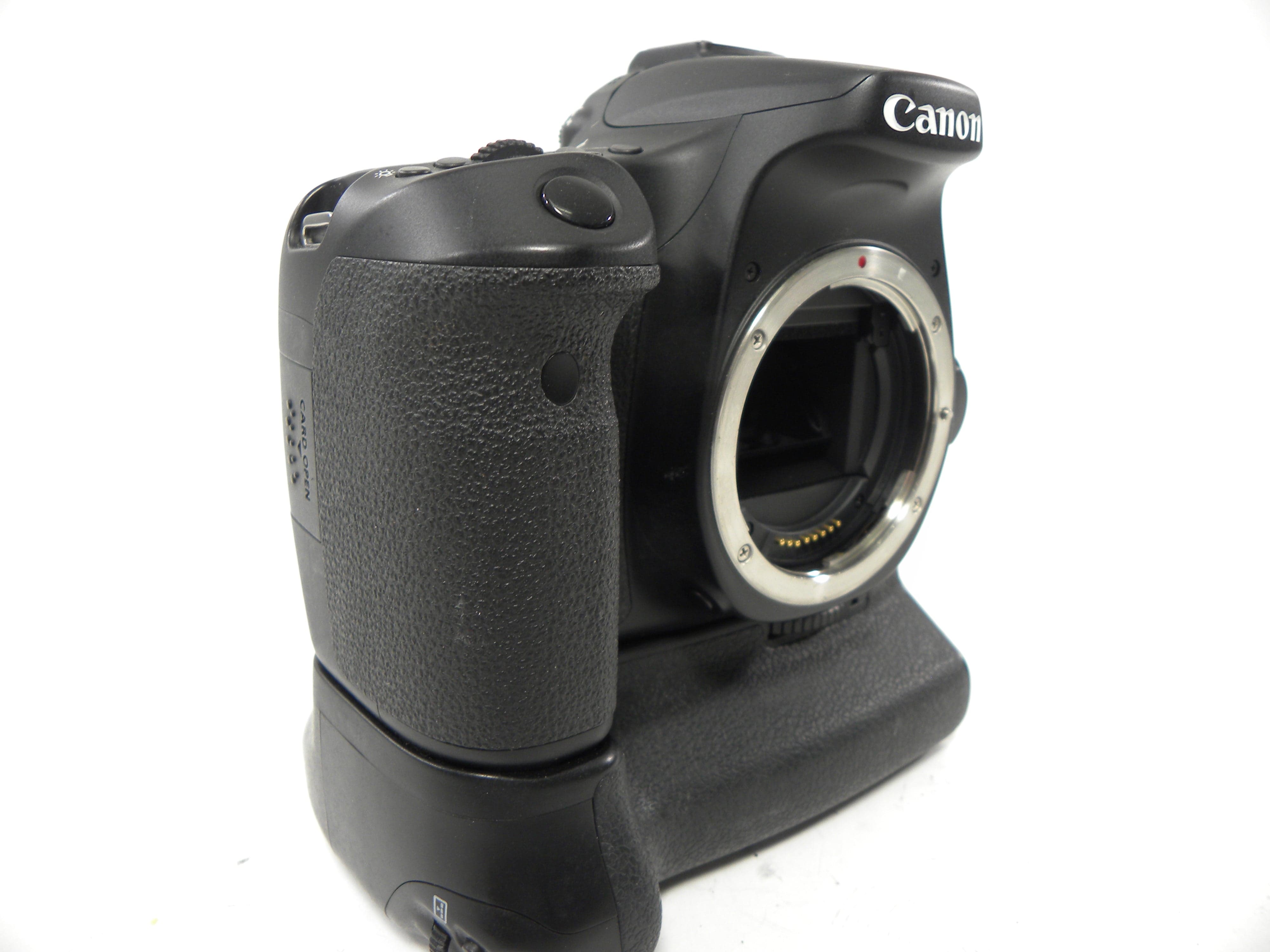 Canon EOS 70D 20.2mp Digital SLR body only w/grip S/C 3,901
