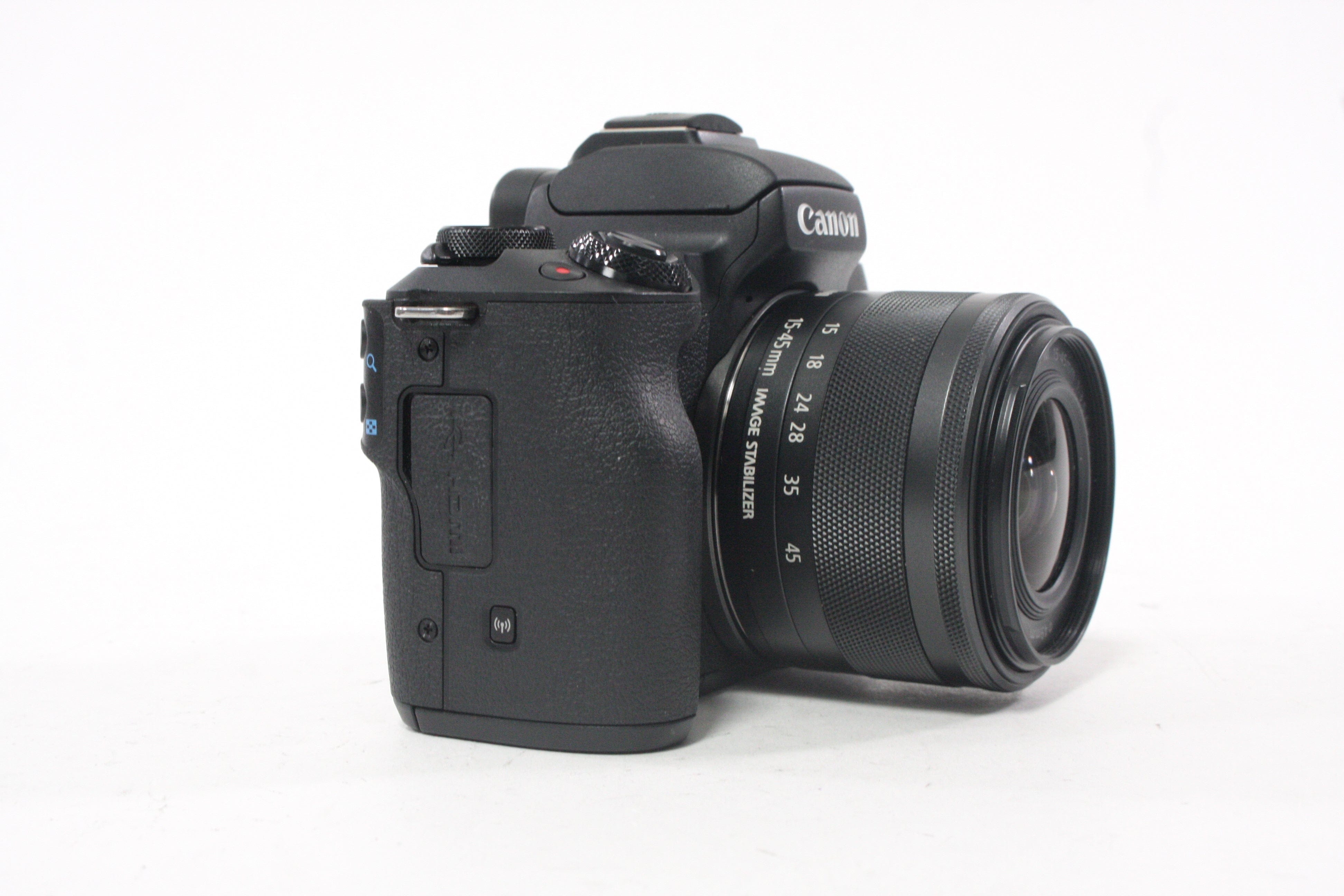 Canon EOS M50 Mirrorless with 15-45mm f/3.5-6.3 IS STM EF-M Shutter less than 2,000