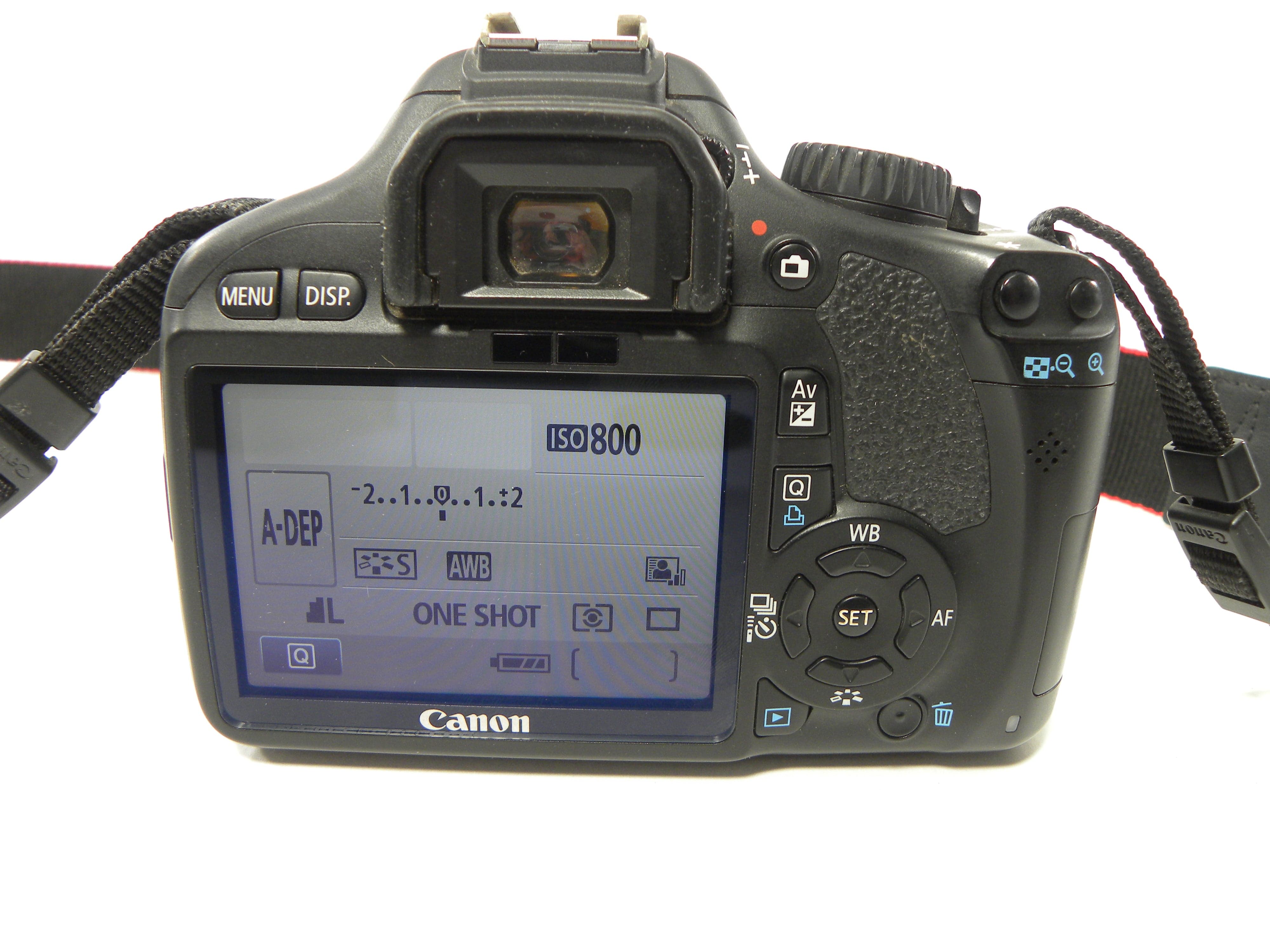 Canon EOS Rebel T2i 18.0mp Digital SLR w/EF-S 18-55 IS II Shutter Ct. 8,553