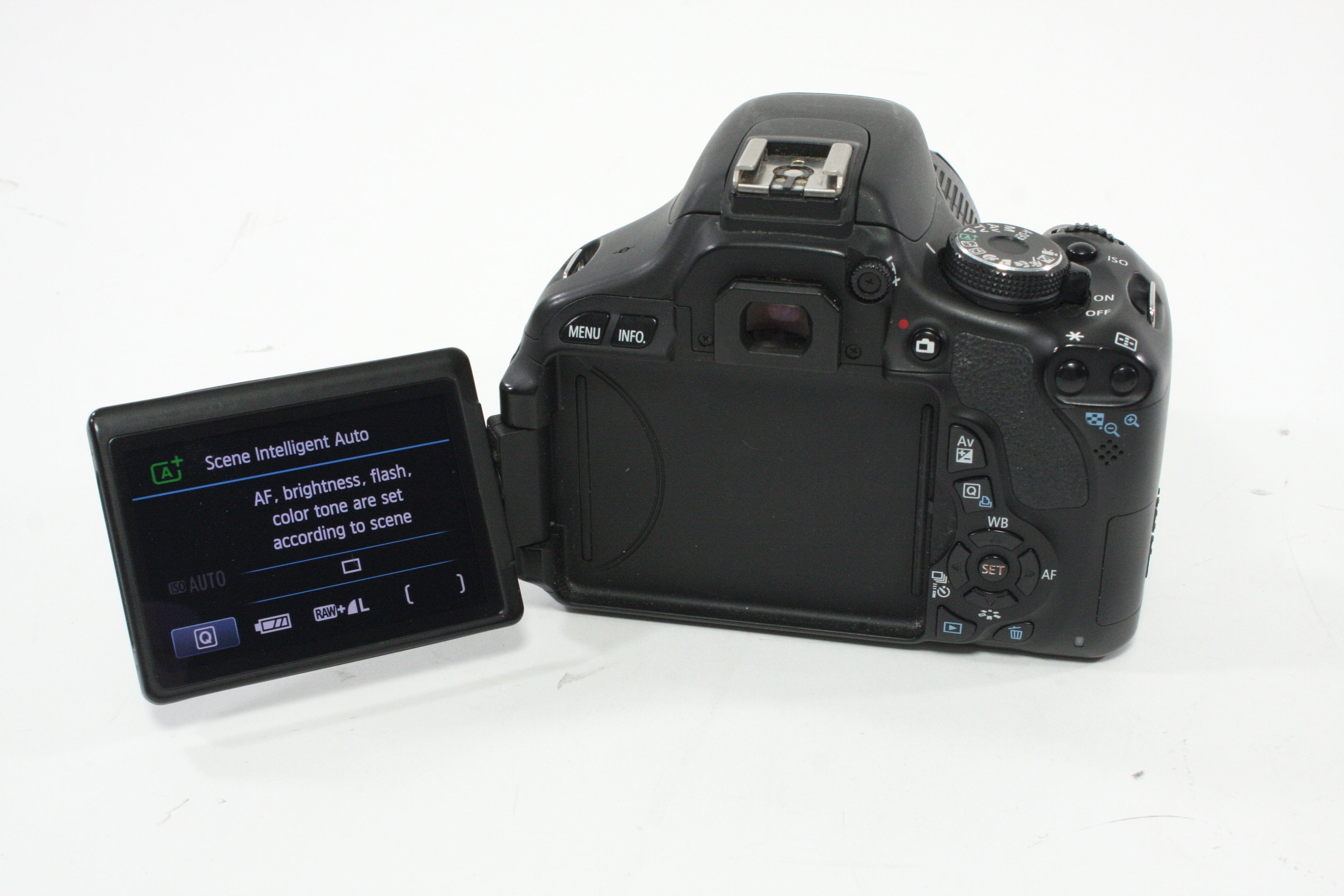 Canon  EOS Rebel T3i DSLR Camera with 18-55mm f/3.5-5.6 IS II EF Lens with a Shutter Count of 35,026