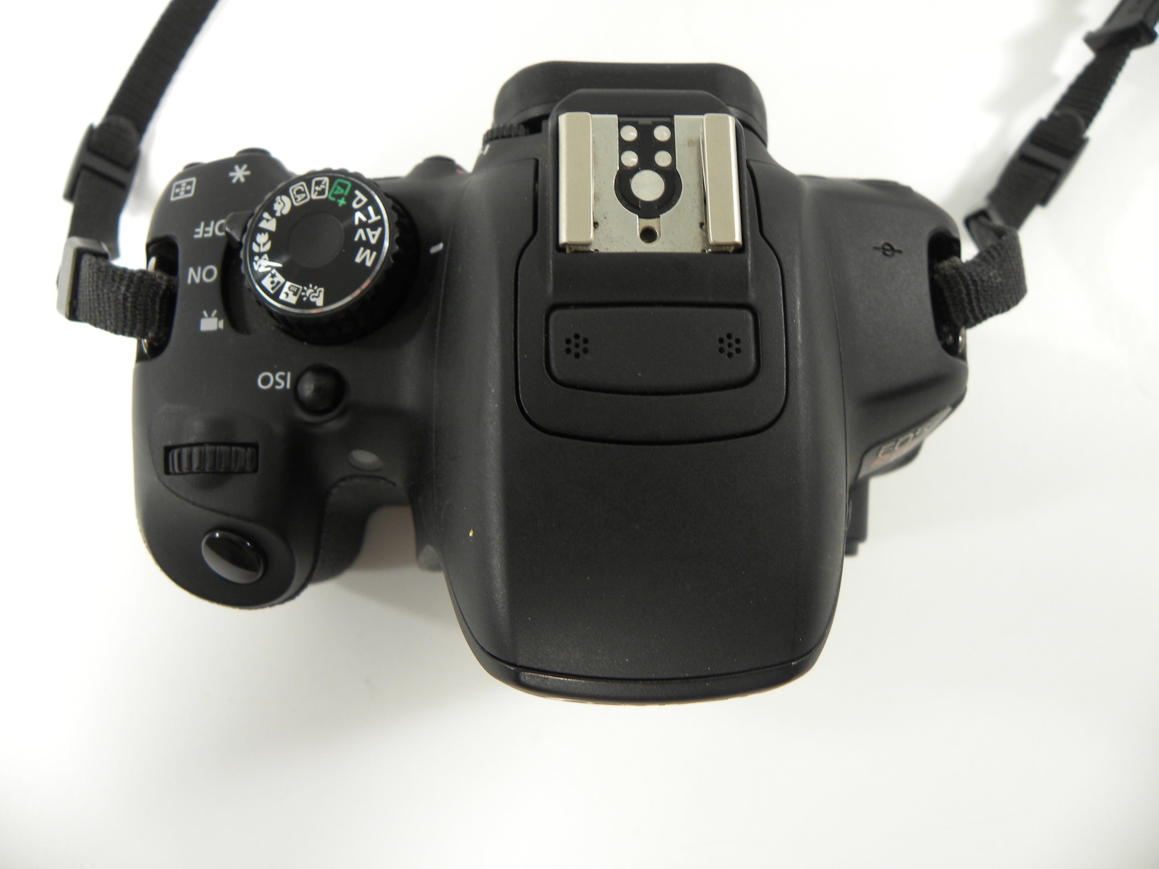 Canon EOS Rebel T4i 18.0mp Digital SLR Body Only Shutter Ct. 15,104
