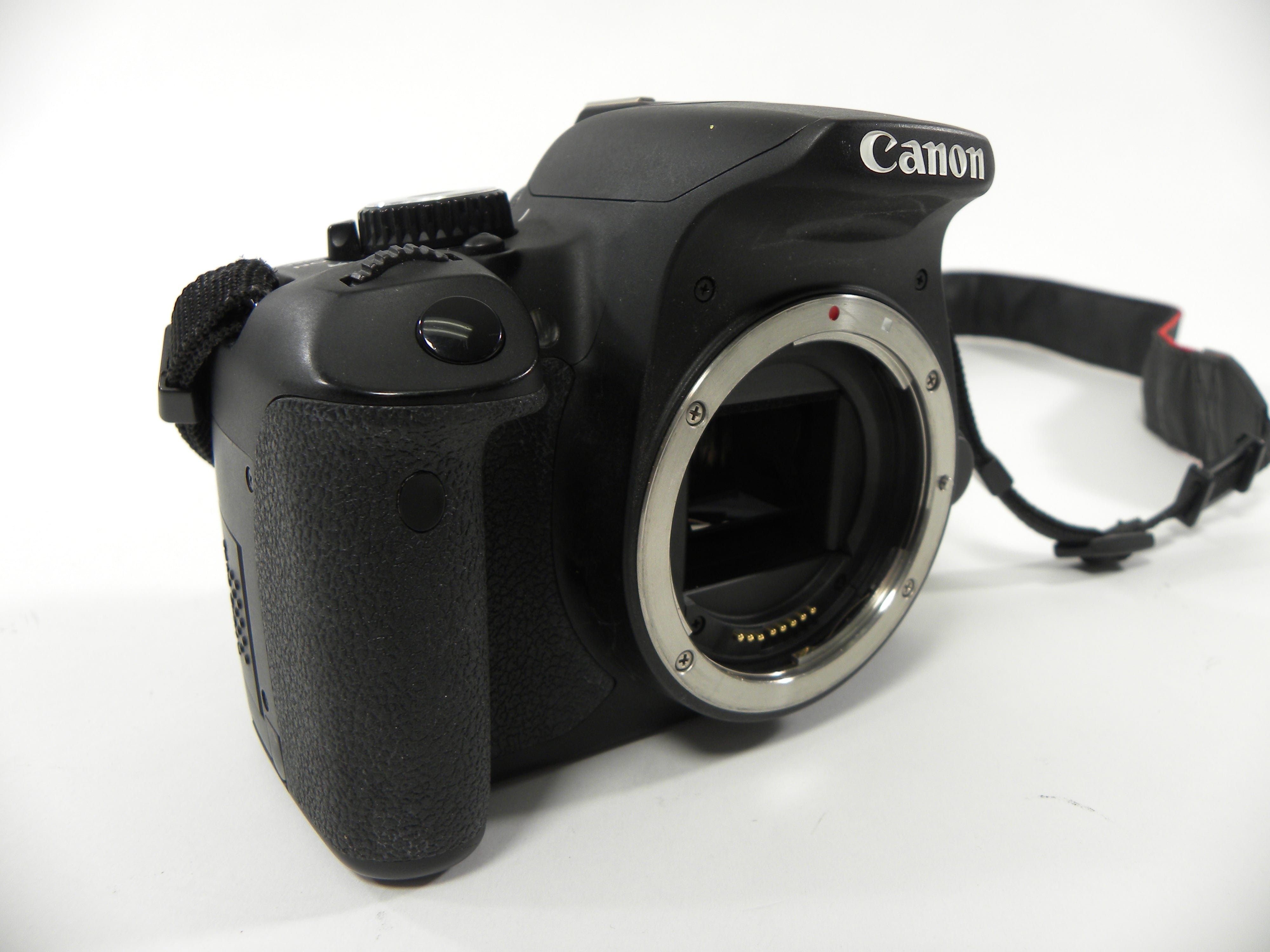 Canon EOS Rebel T4i 18.0mp Digital SLR Body Only Shutter Ct. 15,104