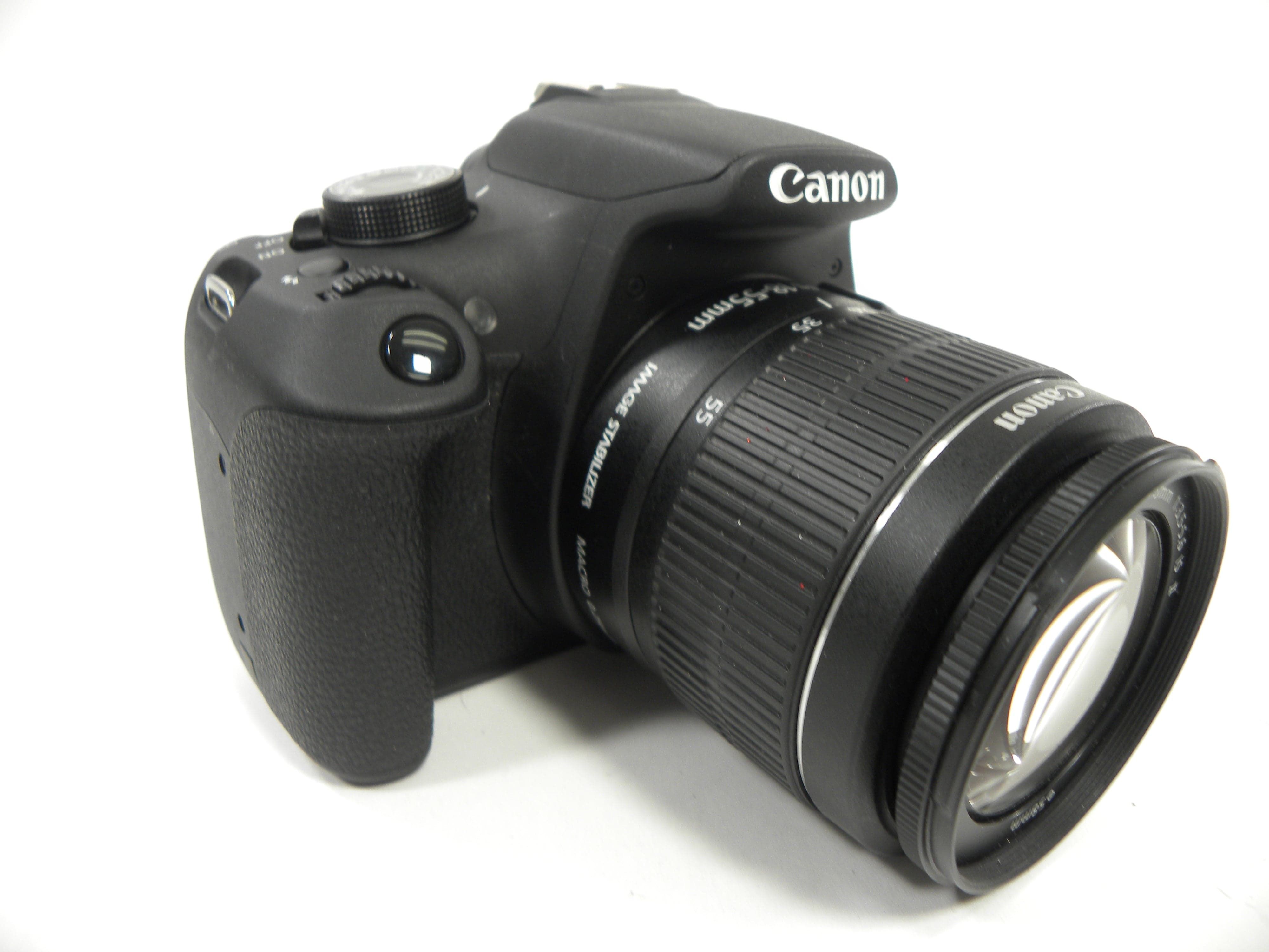 Canon EOS Rebel T5 18mp Digital SLR w/EF-S 18-55 IS II Shutter Ct. 811