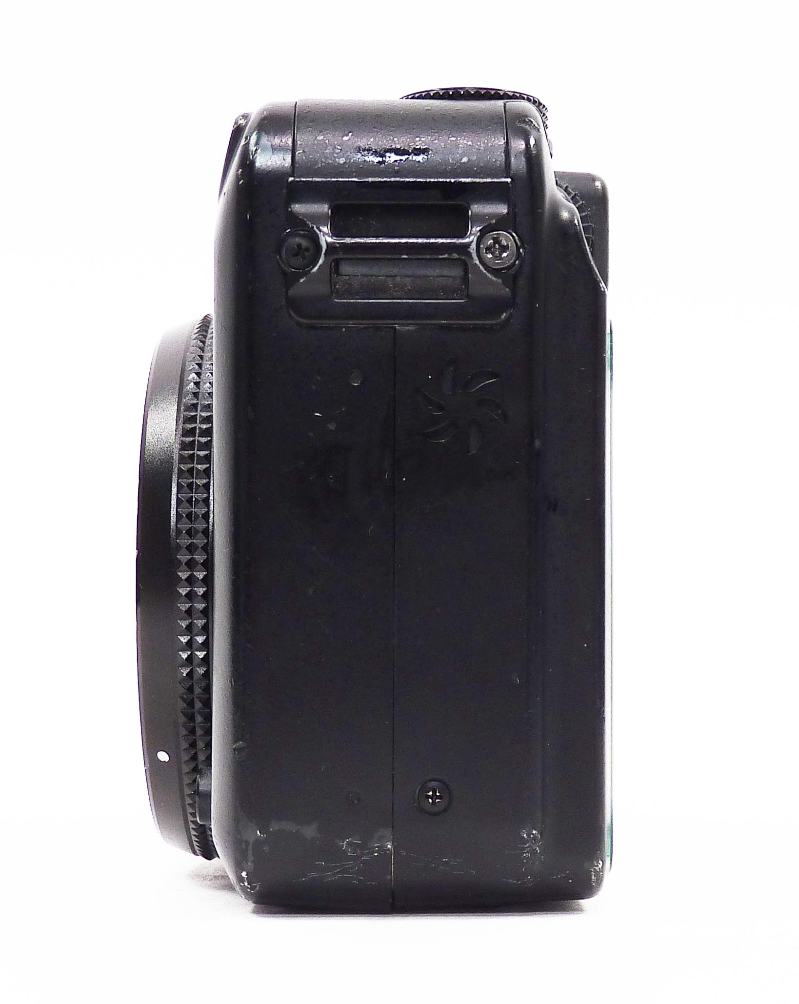 Canon G10 14.7 Megapixel Point and Shoot Digital Camera