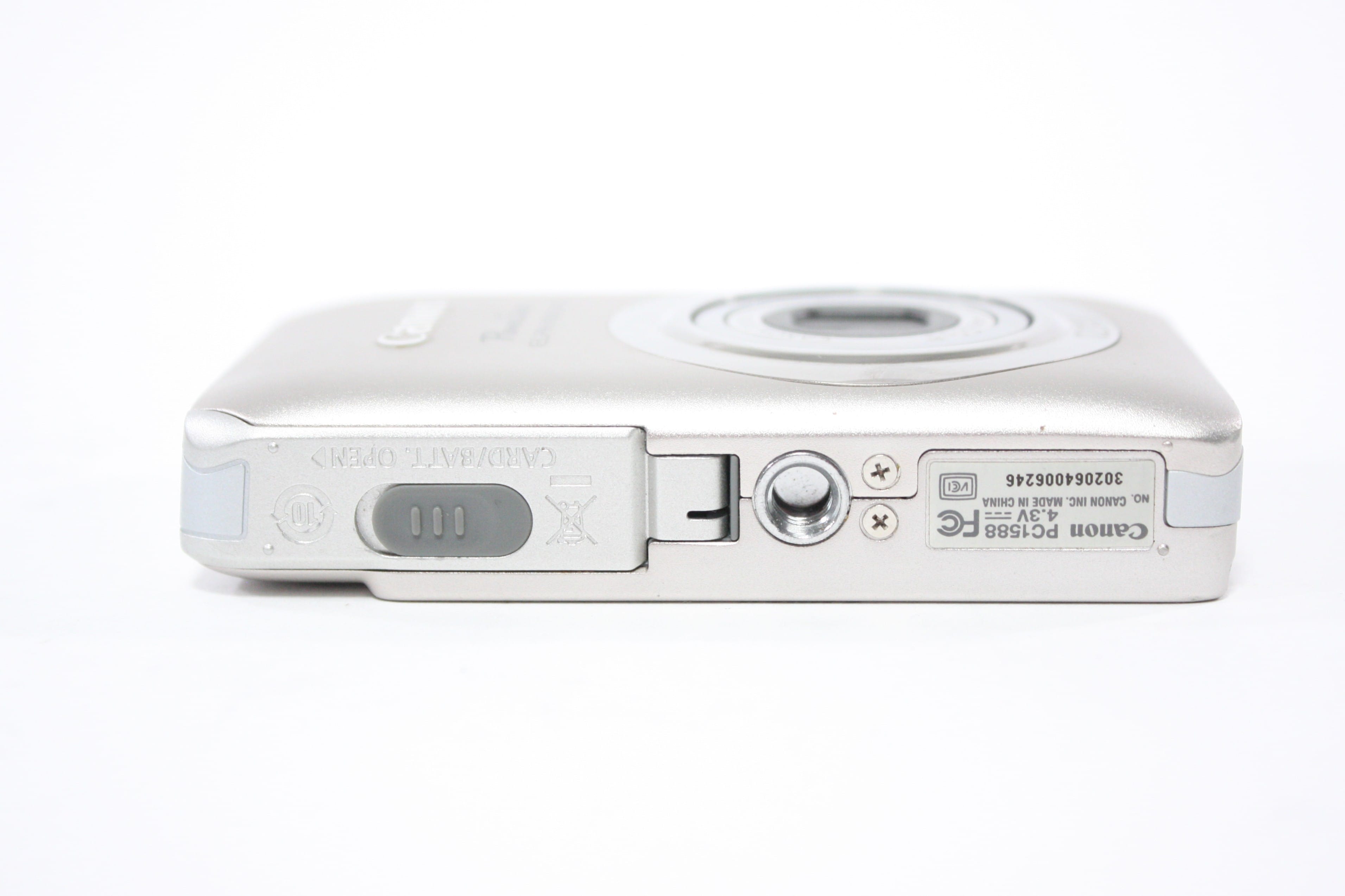 Canon PowerShot ELPH 100 HS Digital Point and Shoot Camera 4x Zoom 12.1mp (Silver)