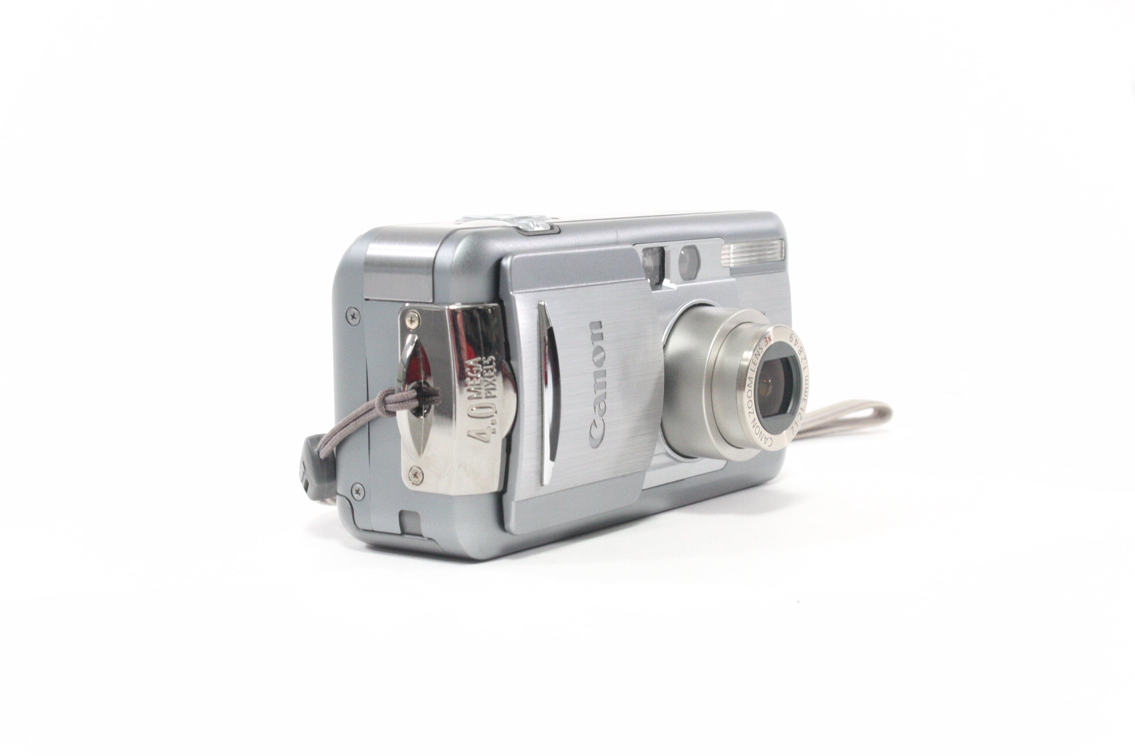 Canon PowerShot S40 Digital Point-and-Shoot Camera with 3x Zoom & 4.1mp