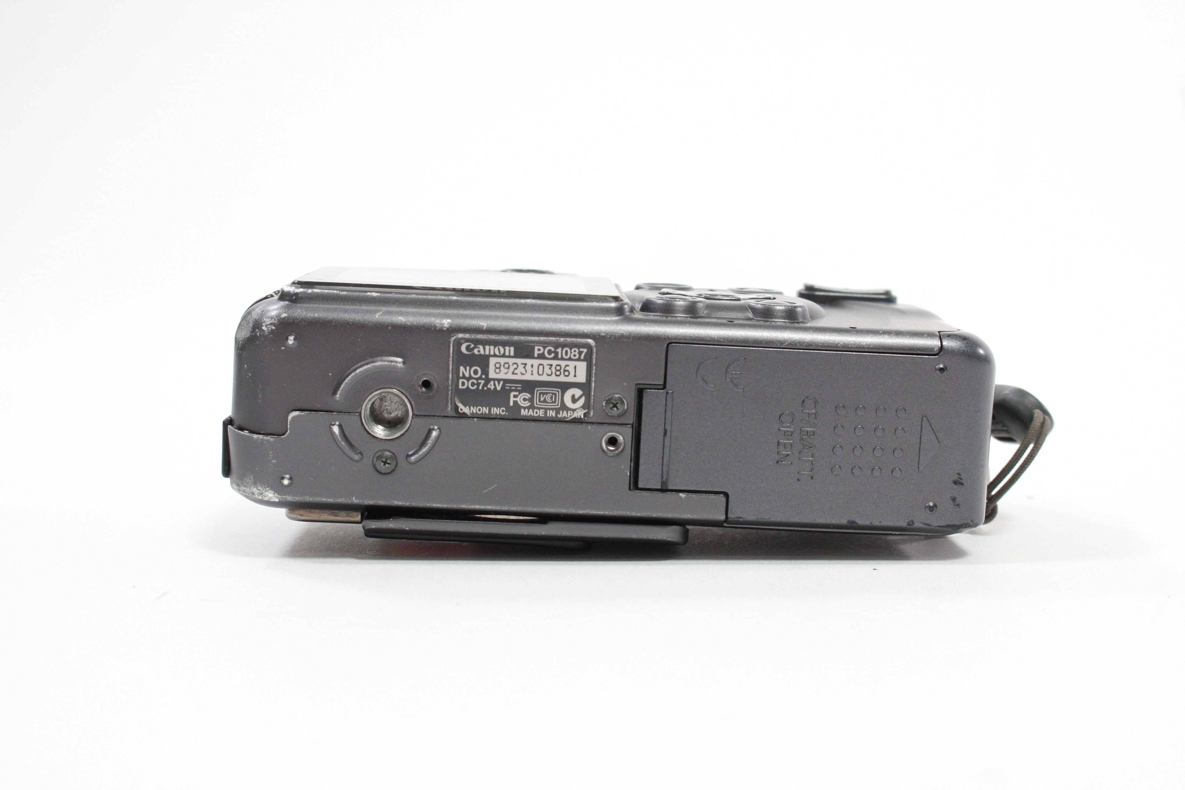 Canon PowerShot S70 Digital Point-and-Shoot Camera 15x Zoom 7.1mp