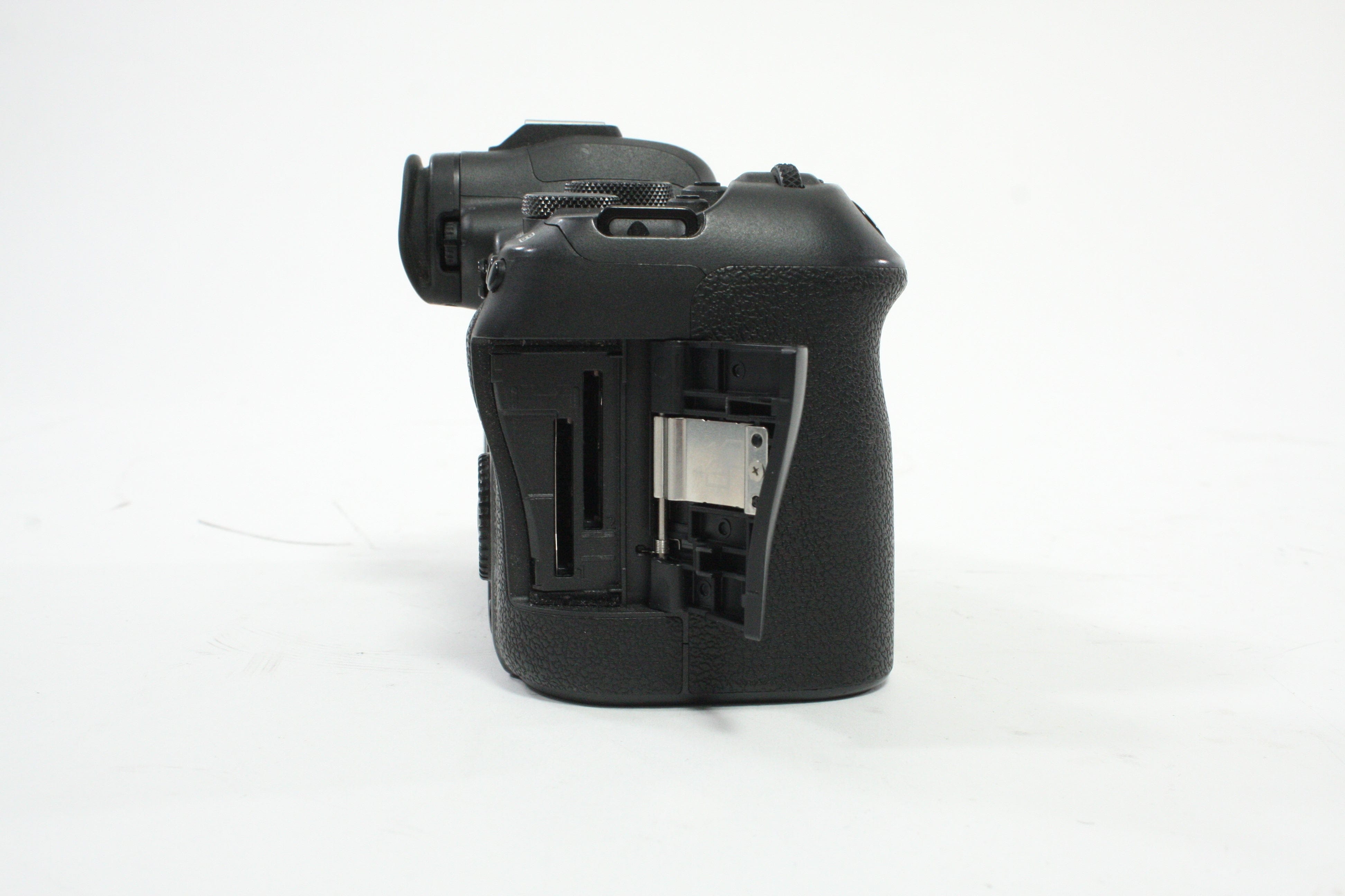 Canon R6 Mirrorless Camera Body with a Shutter Count of less than 18,000 (6% Shutter Life)