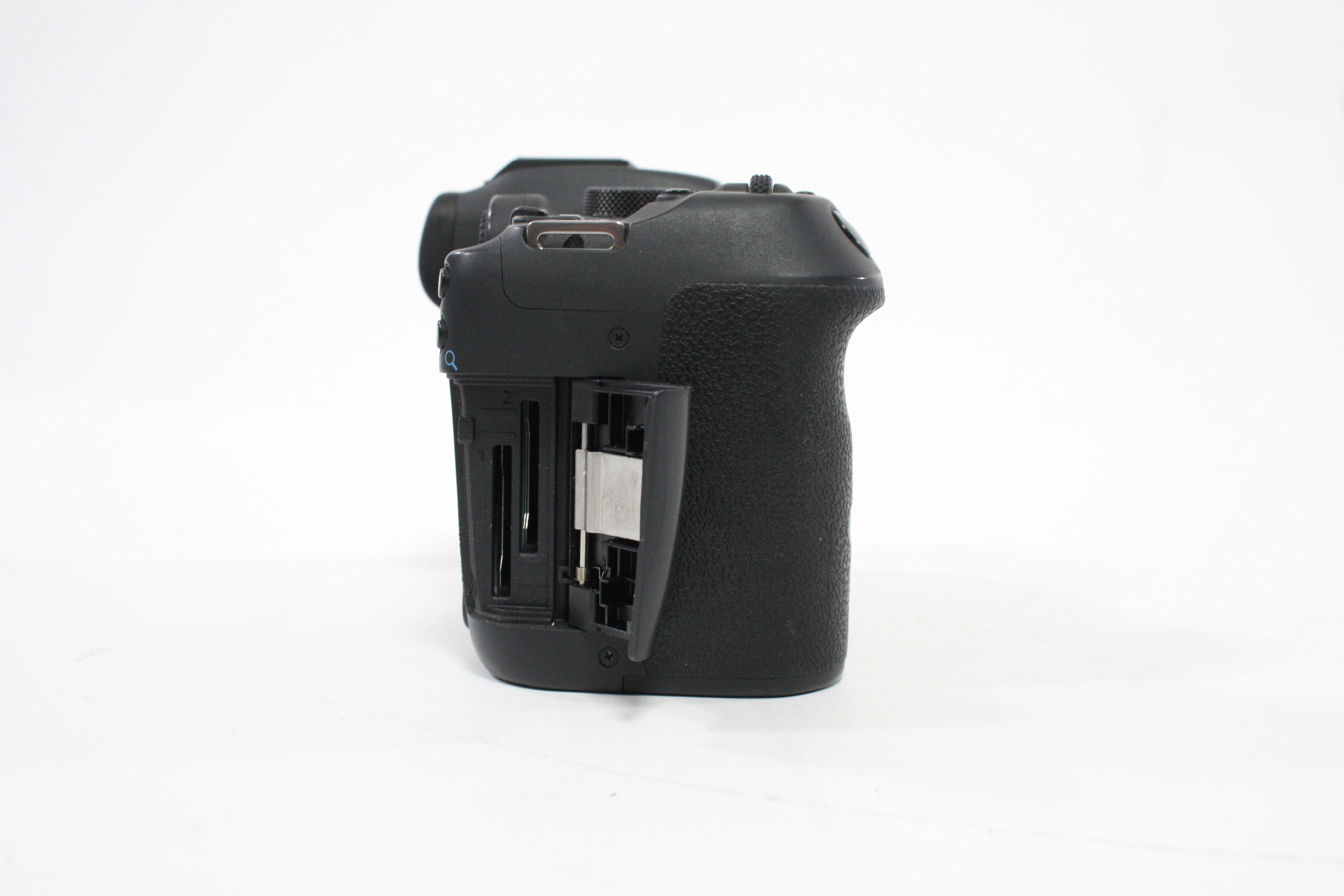 Canon R7 Mirrorless Digital Camera Body Shutter Count 9,000