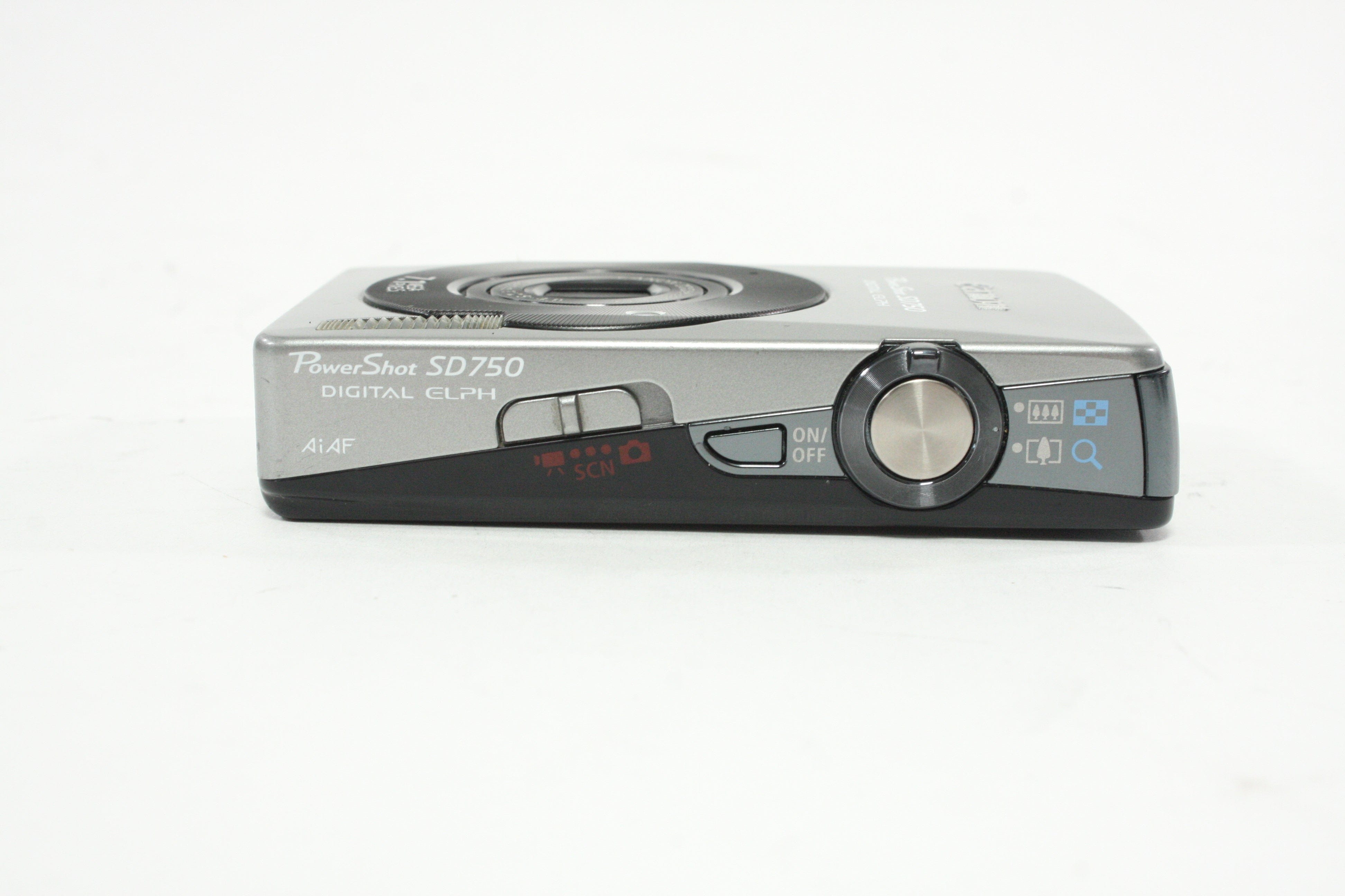 Canon SD750 Digital Point-and-Shoot 3x Zoom 7.1mp