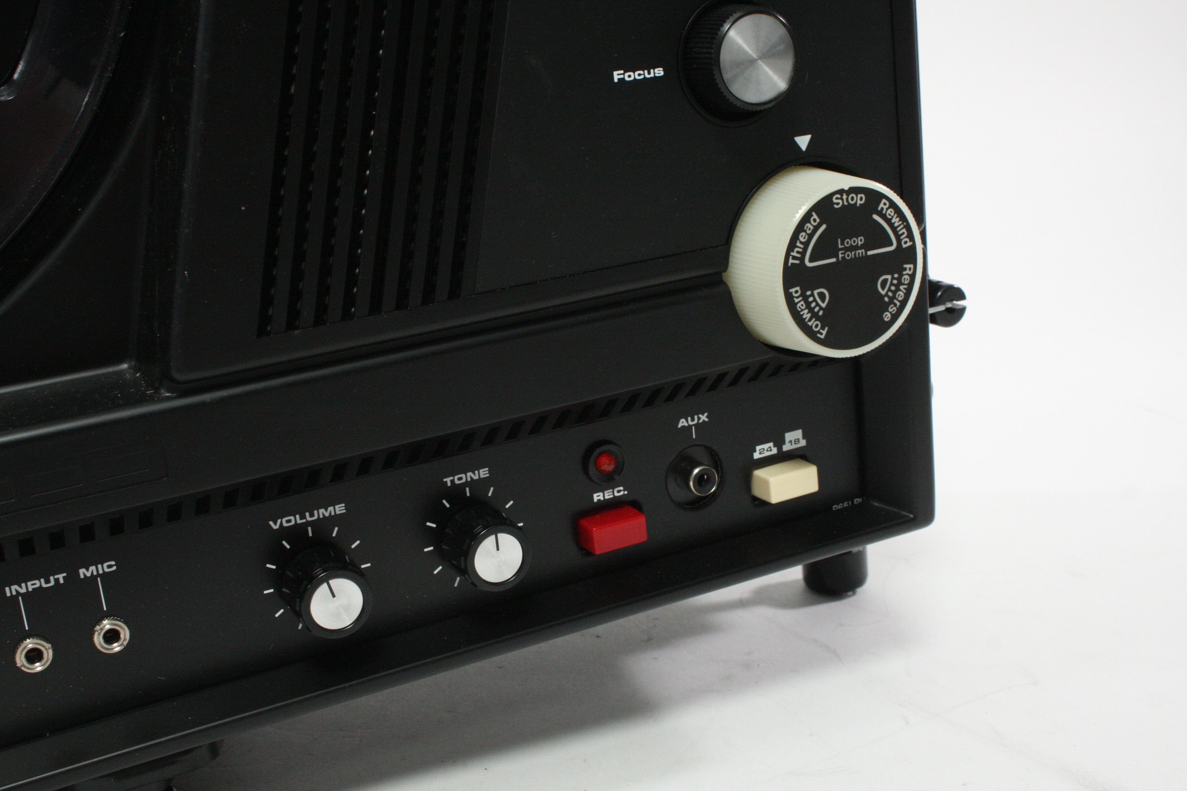 Chinon 6100 Super 8 Sound Projector - IN BOX