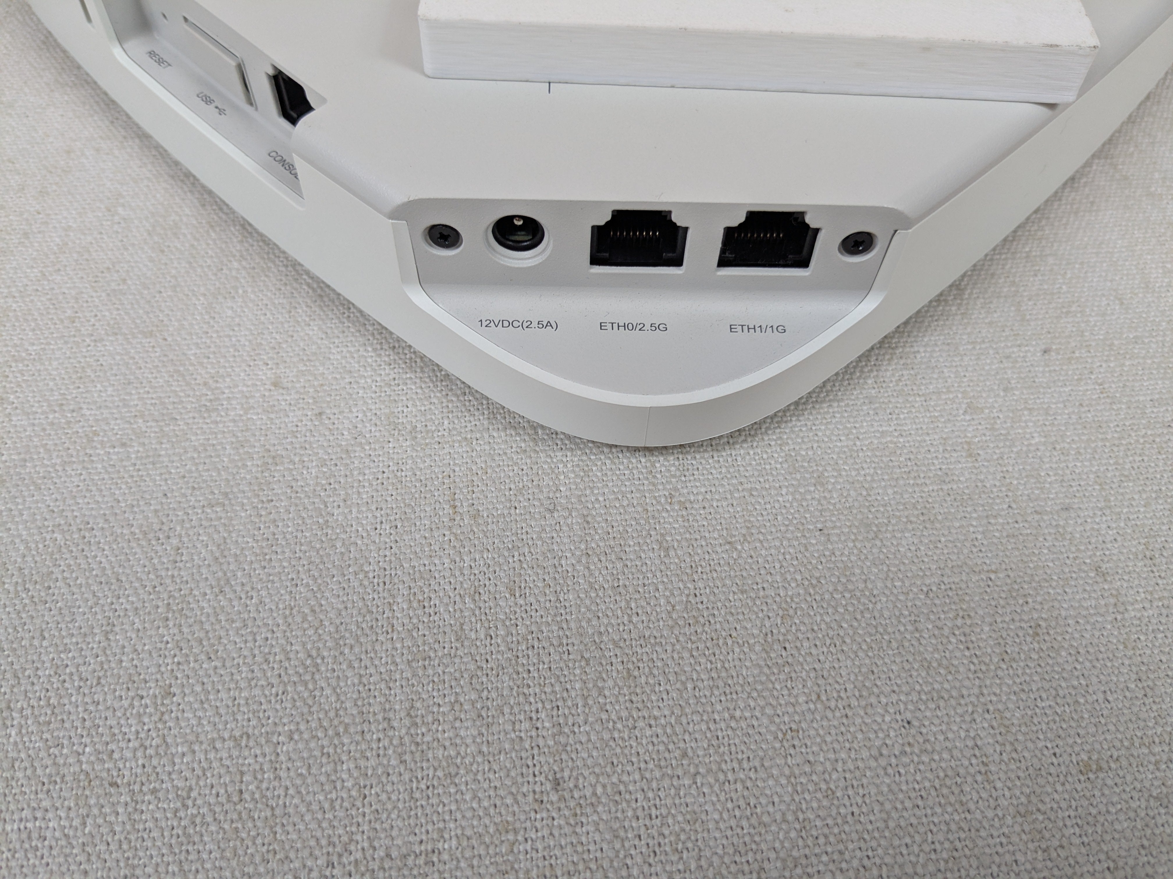 Extreme Networks AP510C-WW Dual Band Indoor Wireless Access Point WiFi6 w/ Mount