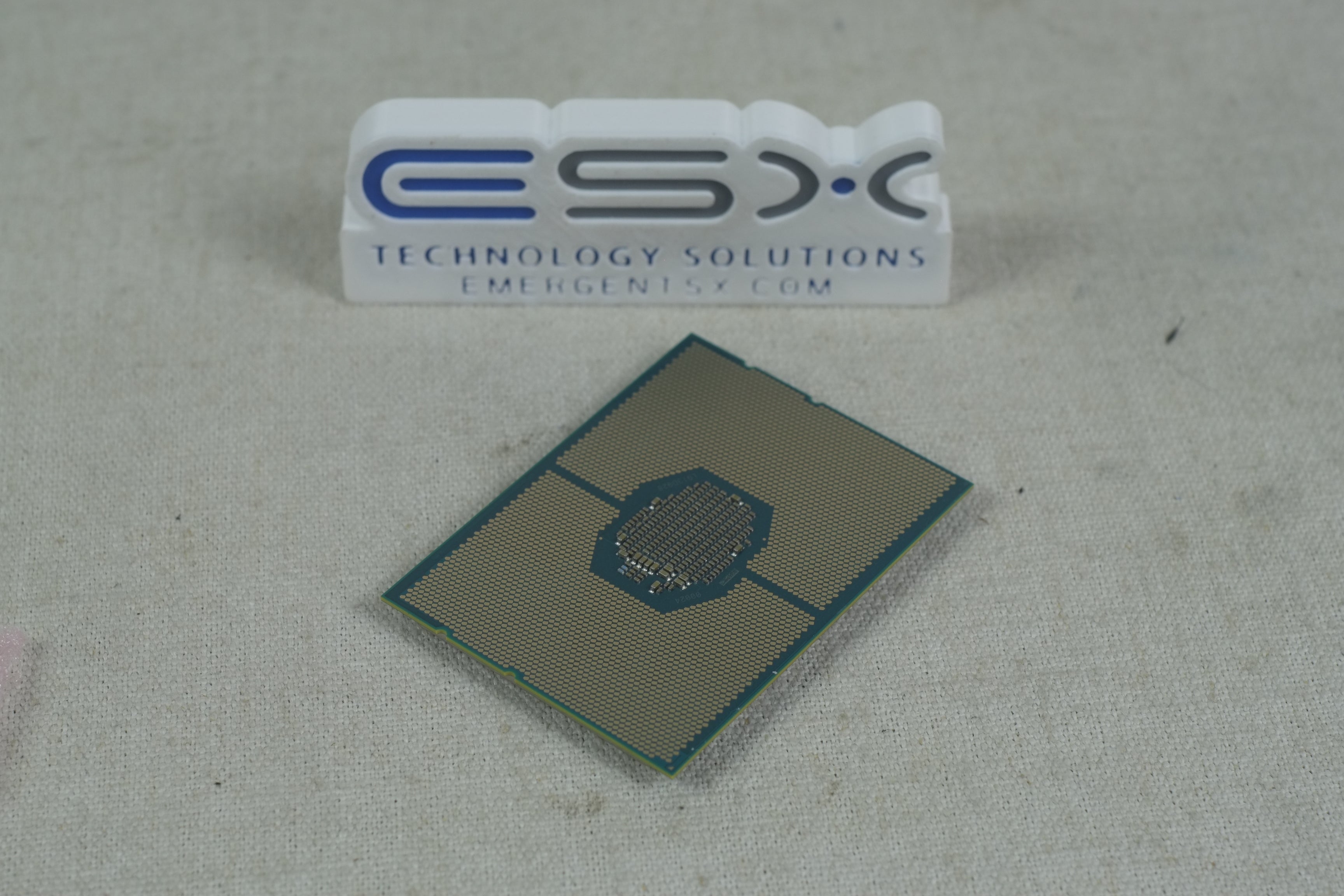Intel Xeon 24 Core Platinum 8168 @ 2.7GHz 33M 205W Processor SR37J CPU