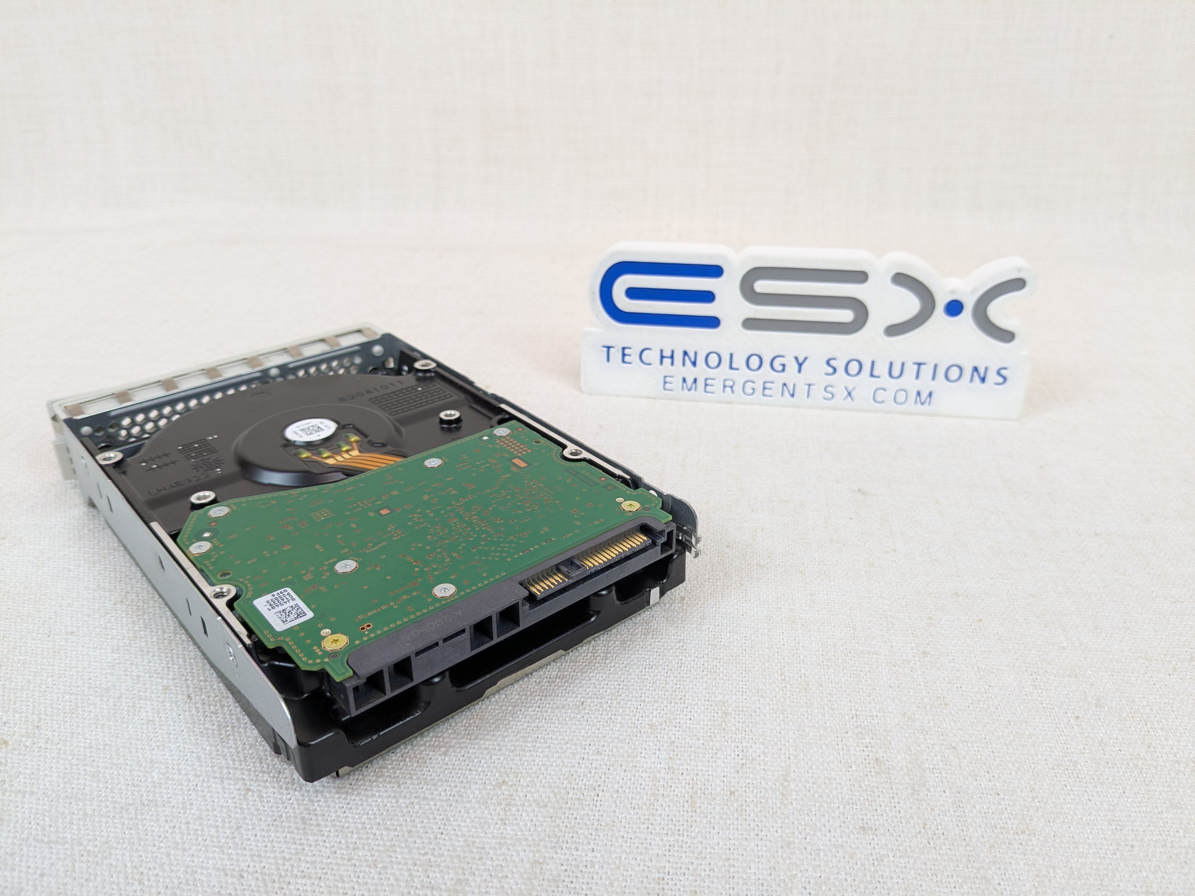 Cisco UCS-HD10T7KLEM 10TB 7.2k 12Gb/s 3.5” SAS 512e Hard Drive